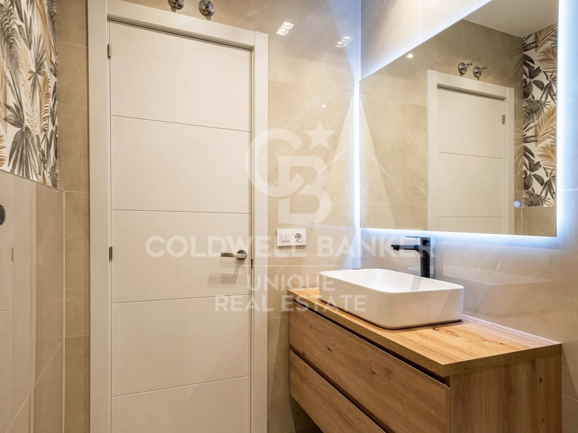 Renovated exterior apartment in Ibiza, Madrid