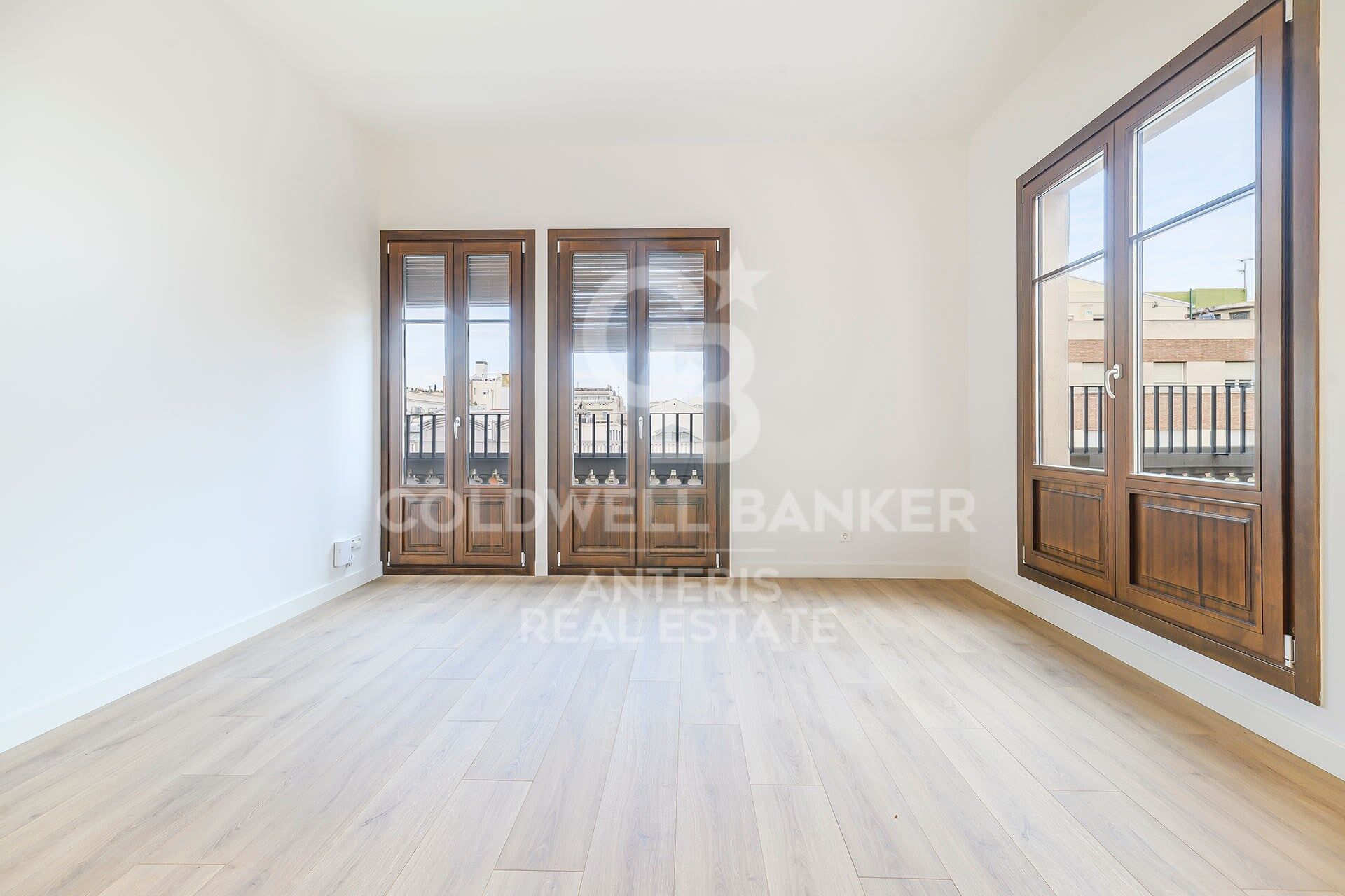 Penthouse with a 25 m² terrace in the heart of Eixample Dreta