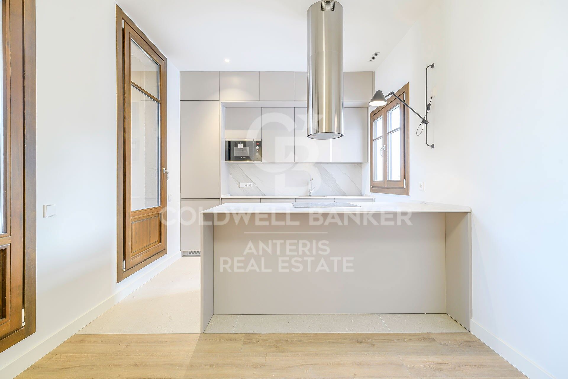 Penthouse with a 25 m² terrace in the heart of Eixample Dreta