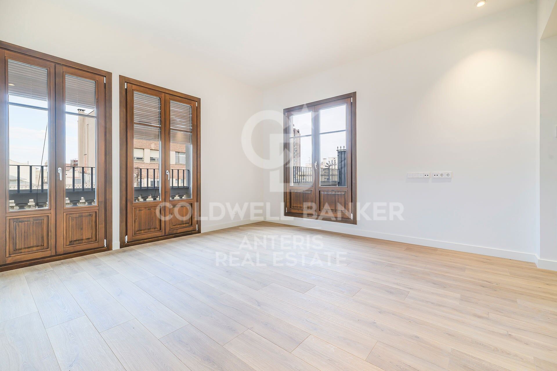 Penthouse with a 25 m² terrace in the heart of Eixample Dreta