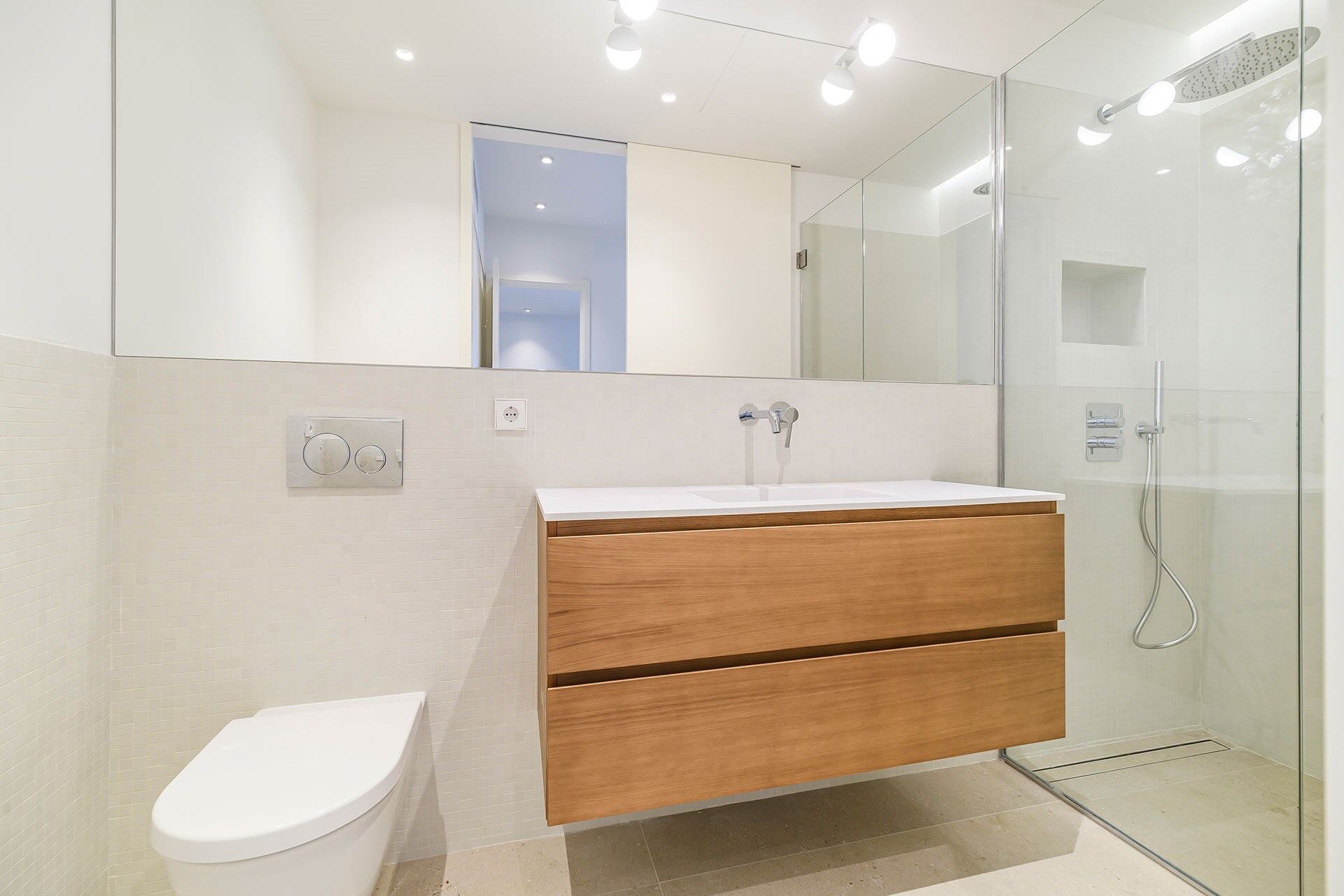 Penthouse with a 25 m² terrace in the heart of Eixample Dreta