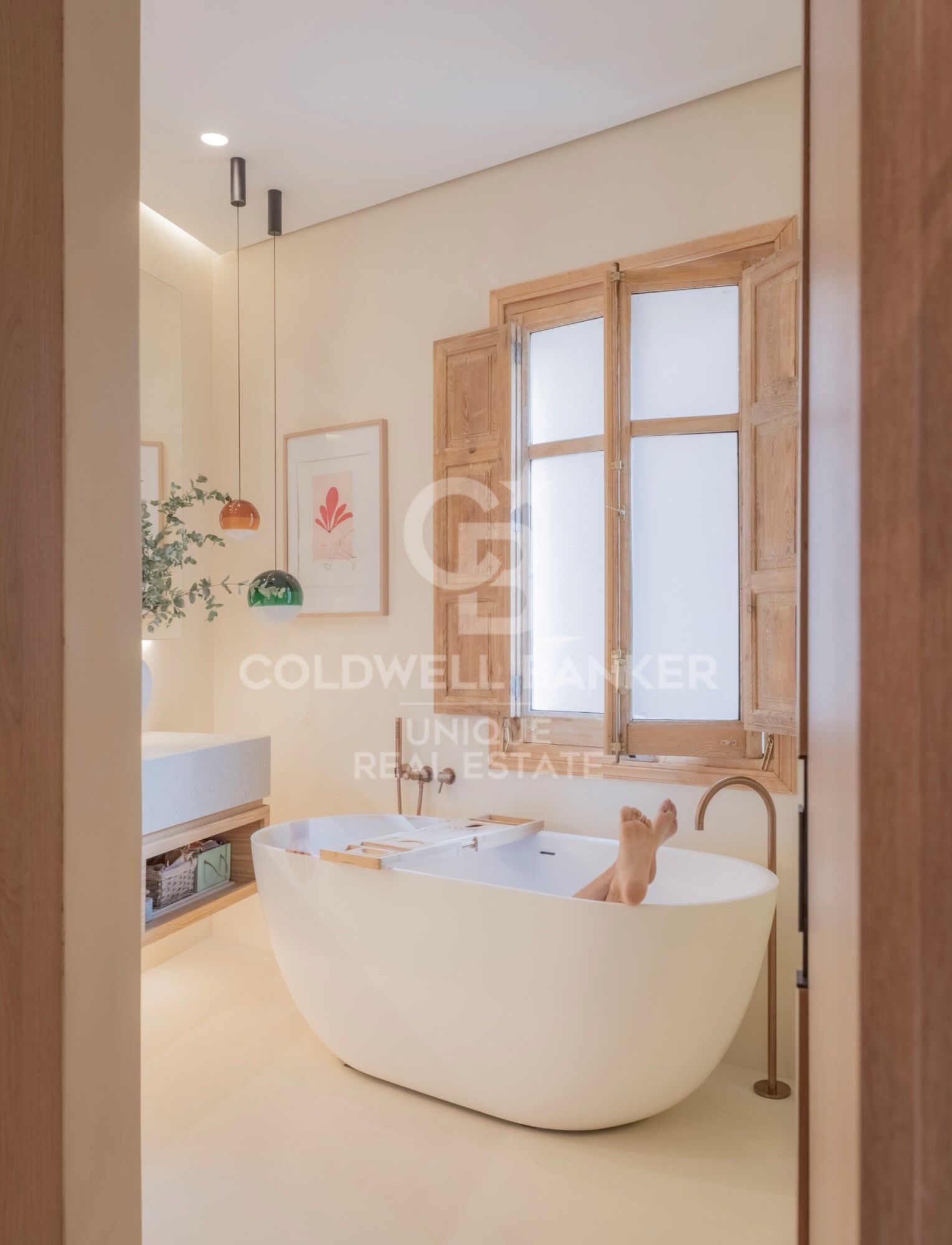 Appartement extérieur avec quatre balcons sur rue, garage et cave à Lista, Madrid