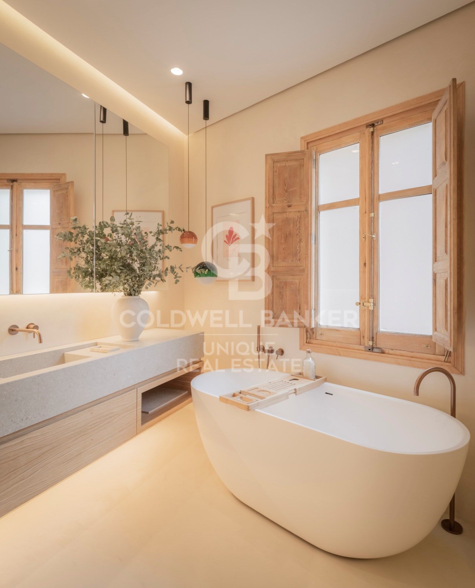 Exterior apartment with four street-facing balconies, garage and storage room in Lista, Madrid