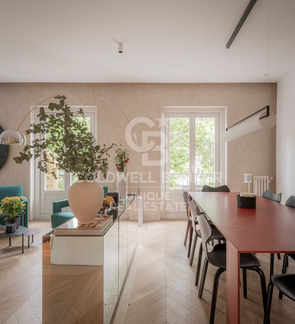 Exterior apartment with four street-facing balconies, garage and storage room in Lista, Madrid