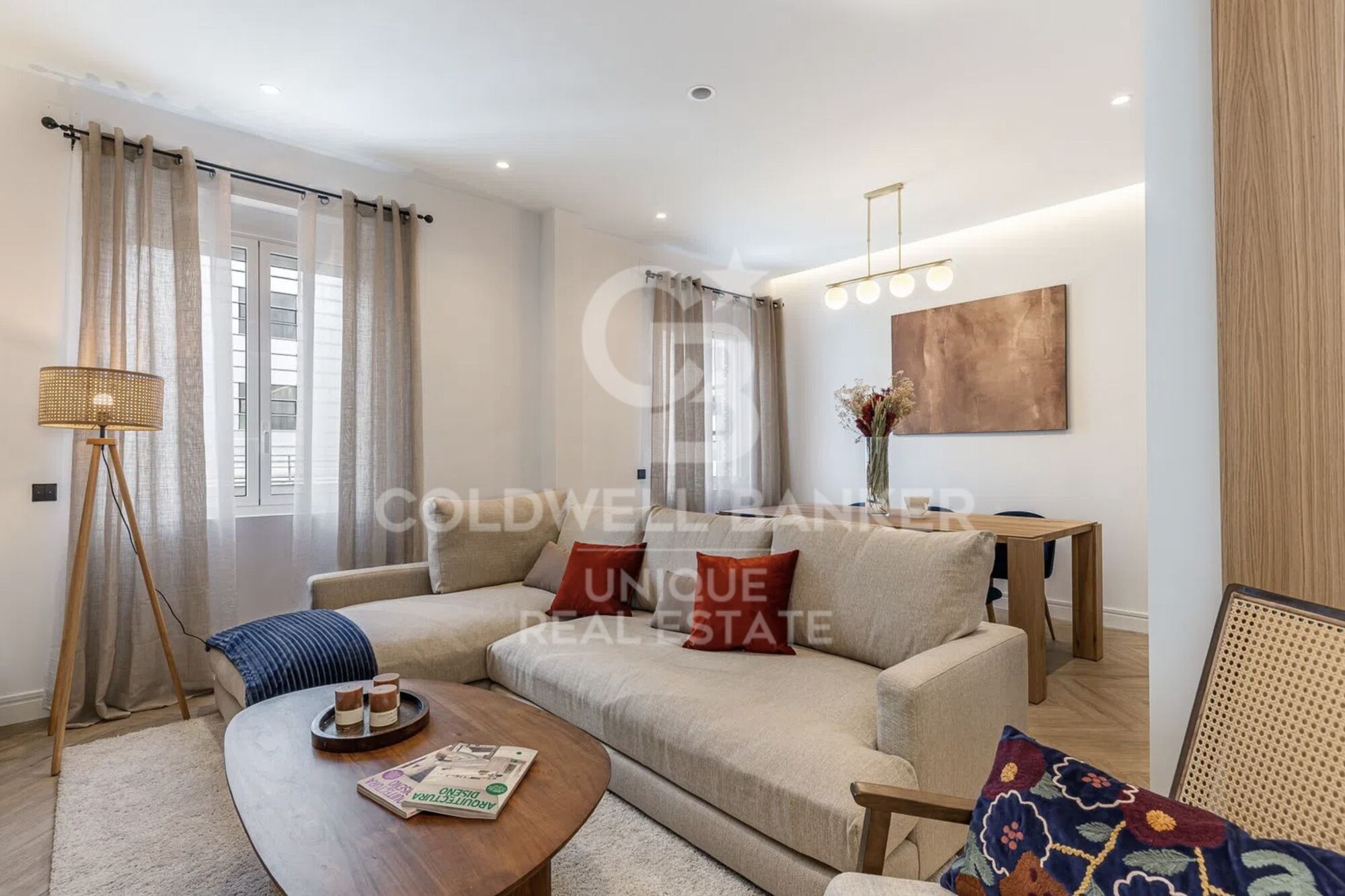 Piso exterior reformado de 4 habitaciones, balcones y garaje en Justicia, Madrid