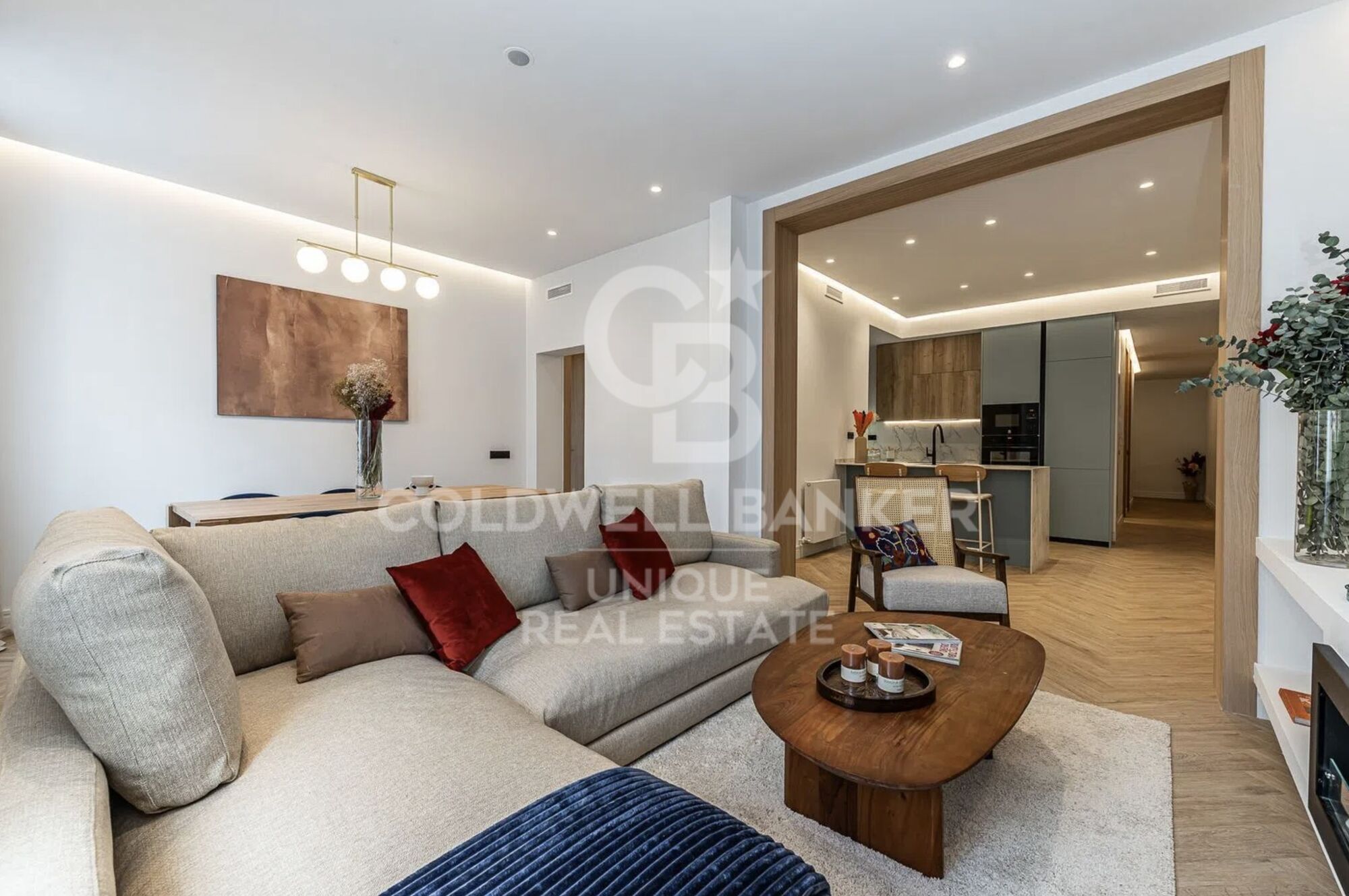 Piso exterior reformado de 4 habitaciones, balcones y garaje en Justicia, Madrid