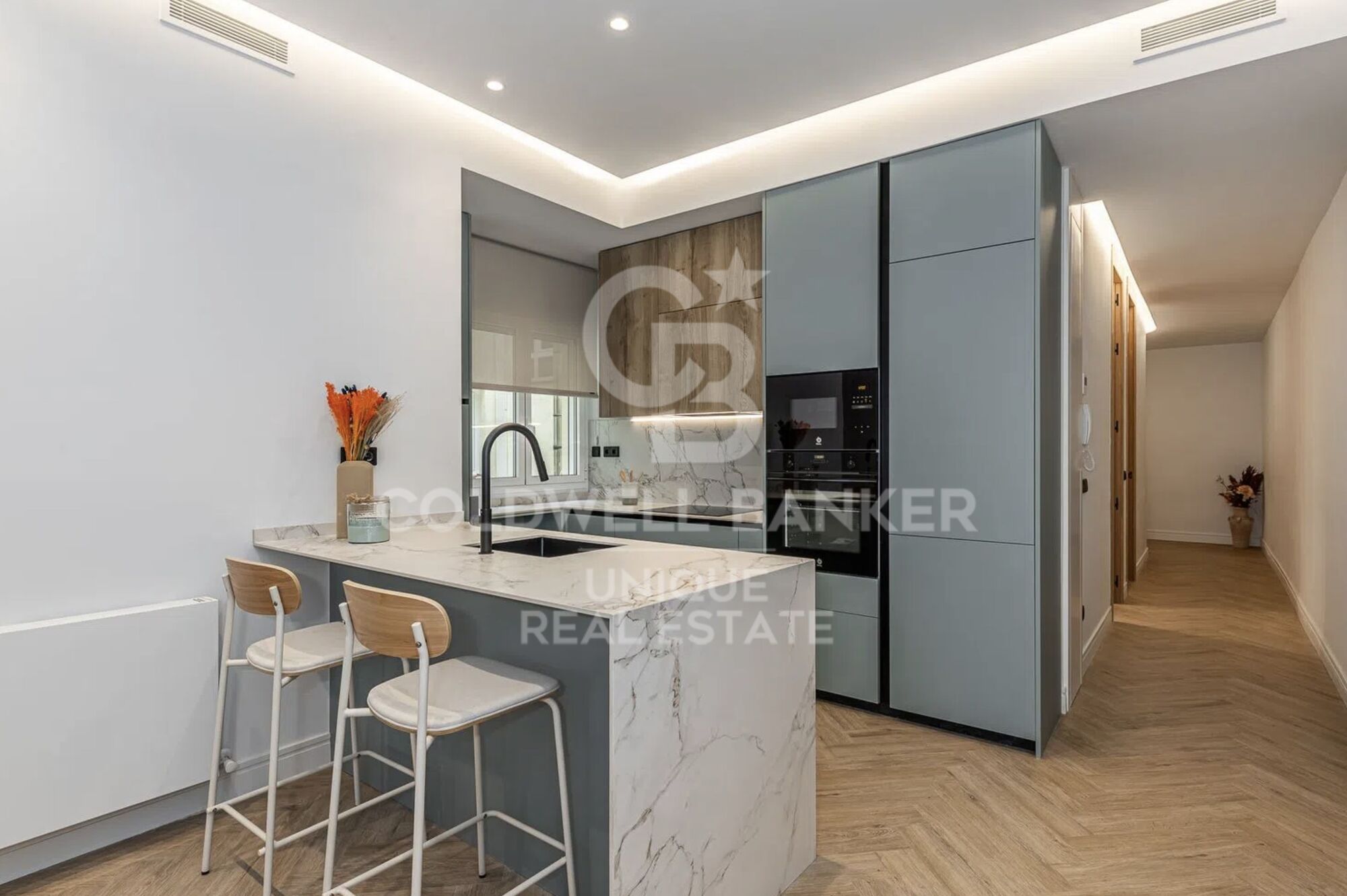 Piso exterior reformado de 4 habitaciones, balcones y garaje en Justicia, Madrid