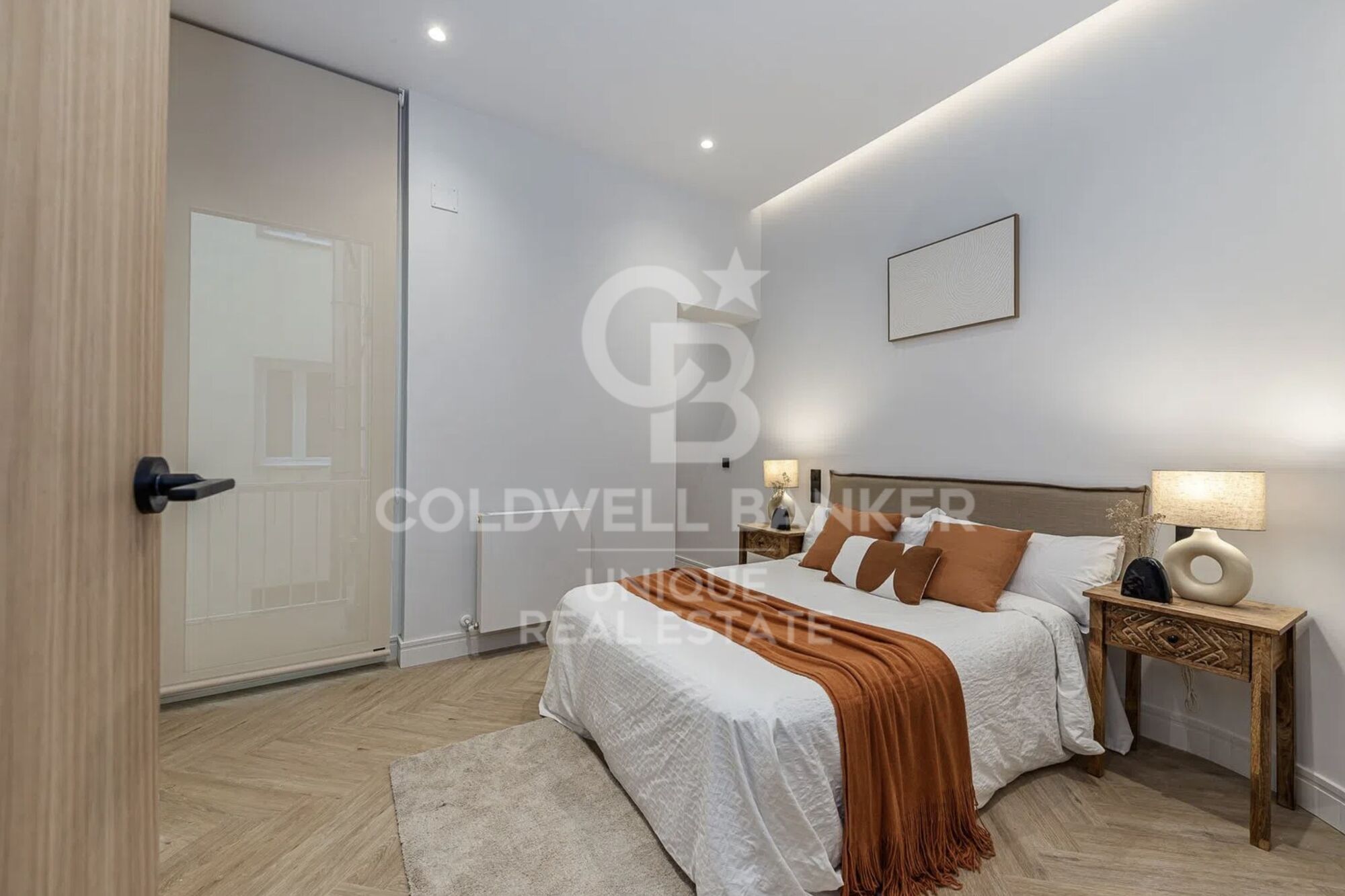 Piso exterior reformado de 4 habitaciones, balcones y garaje en Justicia, Madrid