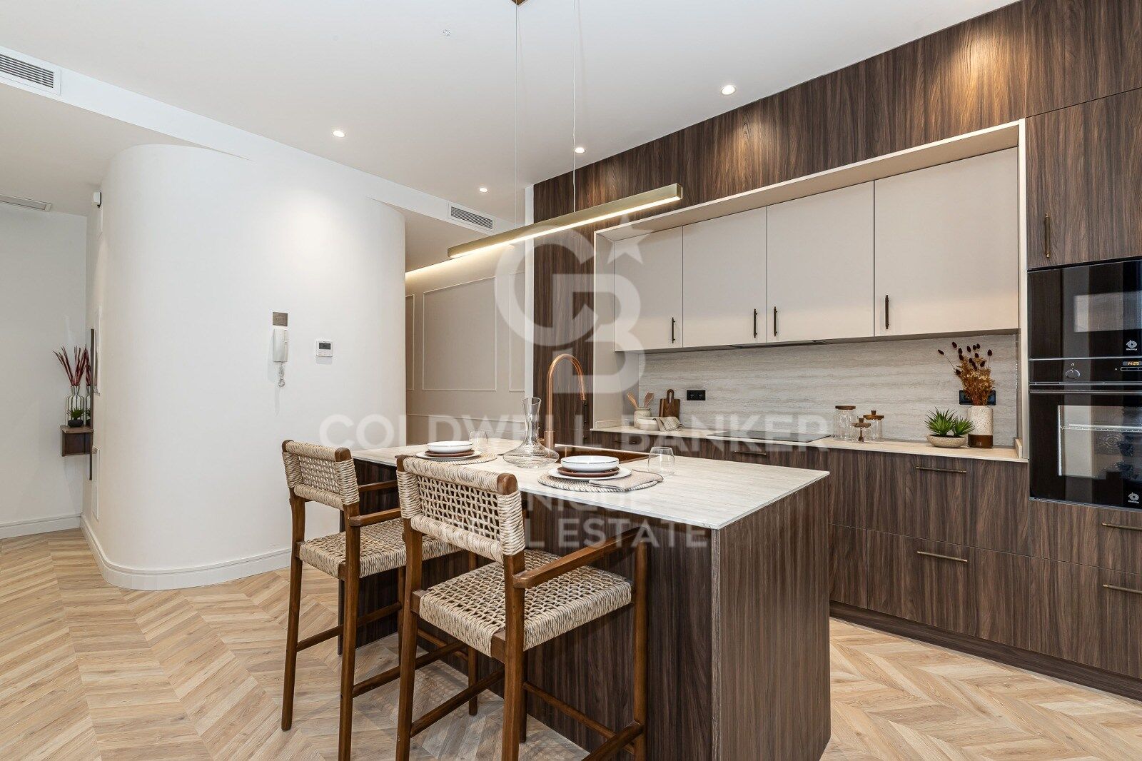 Renovierte mit Balkonen und Garage in Justicia, Madrid