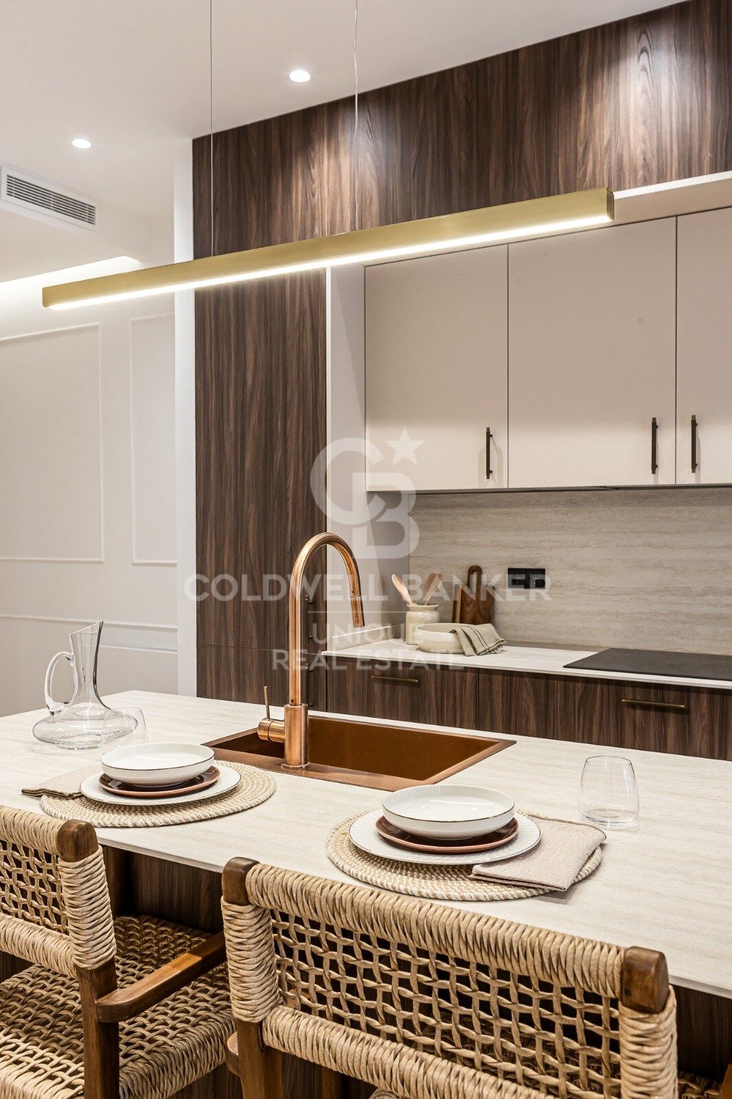 Renovierte mit Balkonen und Garage in Justicia, Madrid