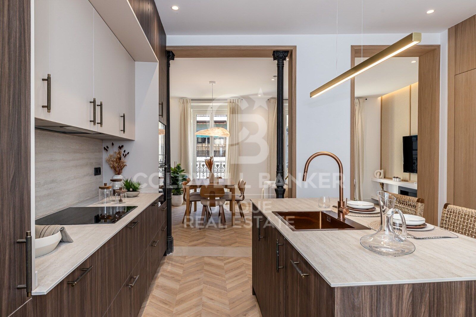 Renovierte mit Balkonen und Garage in Justicia, Madrid