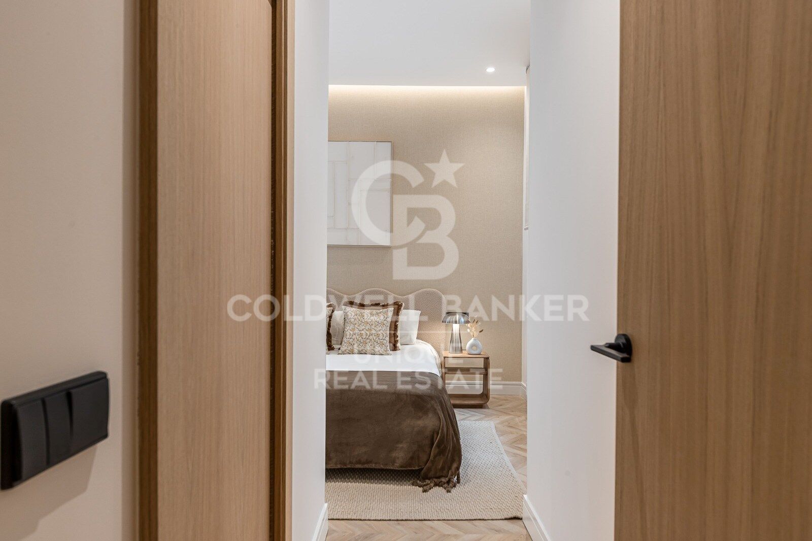 Renovierte mit Balkonen und Garage in Justicia, Madrid