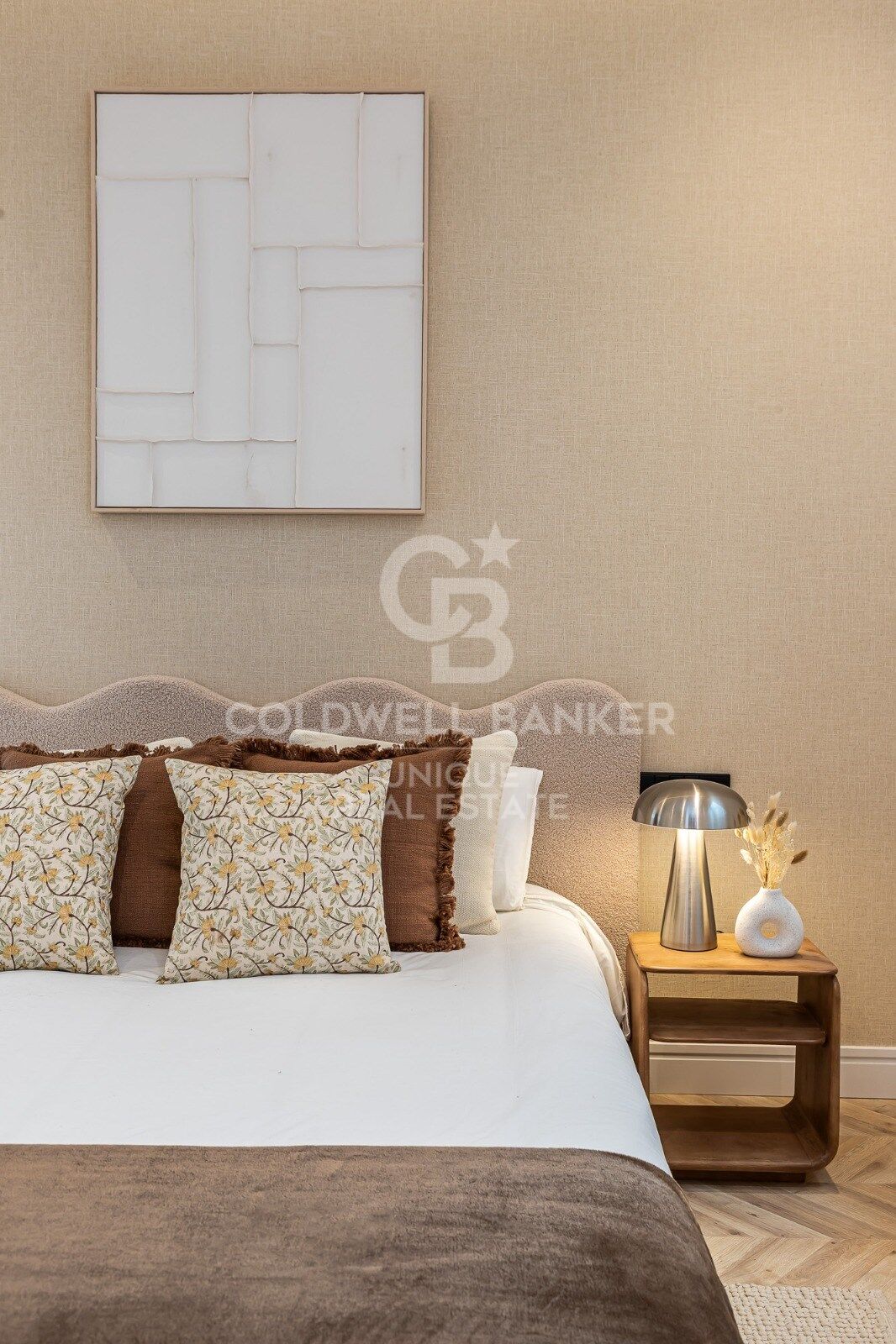 Renovierte mit Balkonen und Garage in Justicia, Madrid