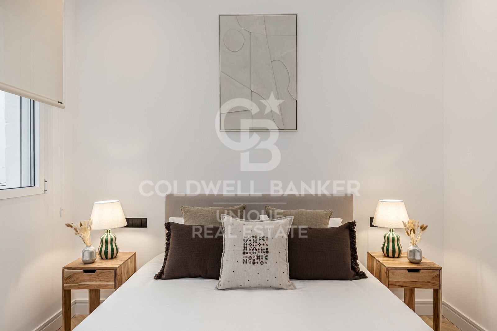 Renovierte mit Balkonen und Garage in Justicia, Madrid