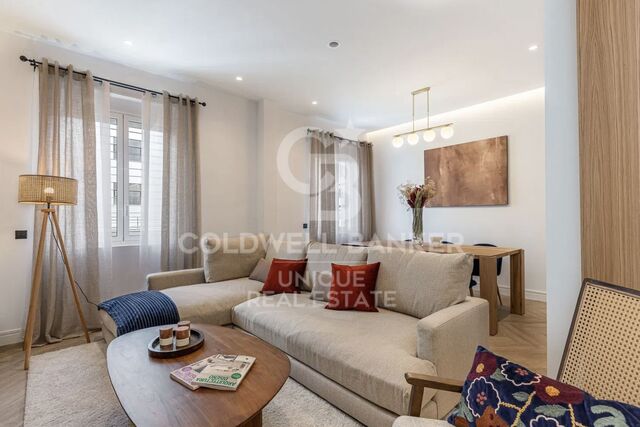 Piso exterior reformado de 4 habitaciones, balcones y garaje en Justicia, Madrid