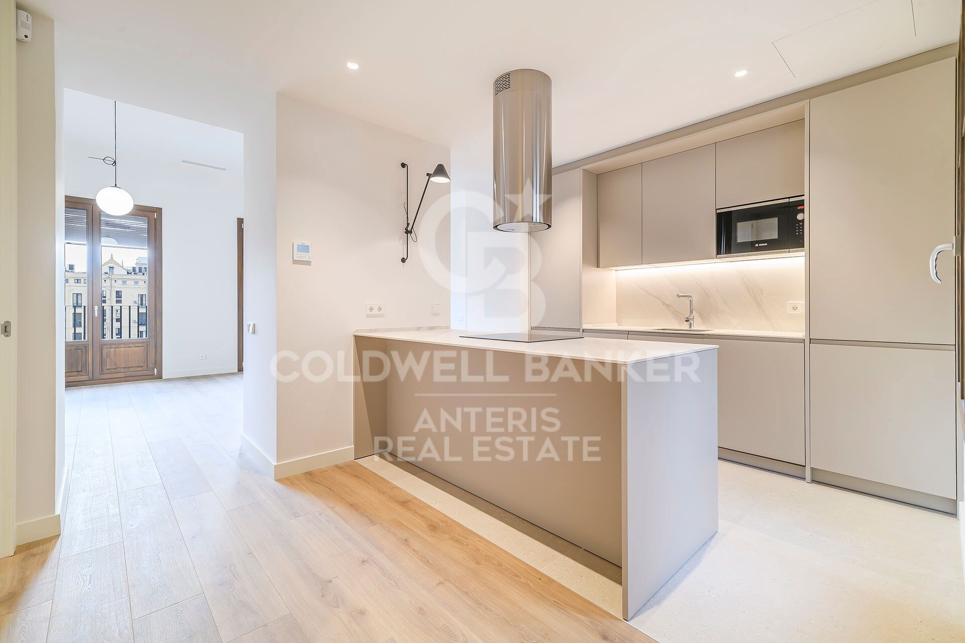 Exclusive penthouse with terrace in a stately building in the Quadrat d'Or