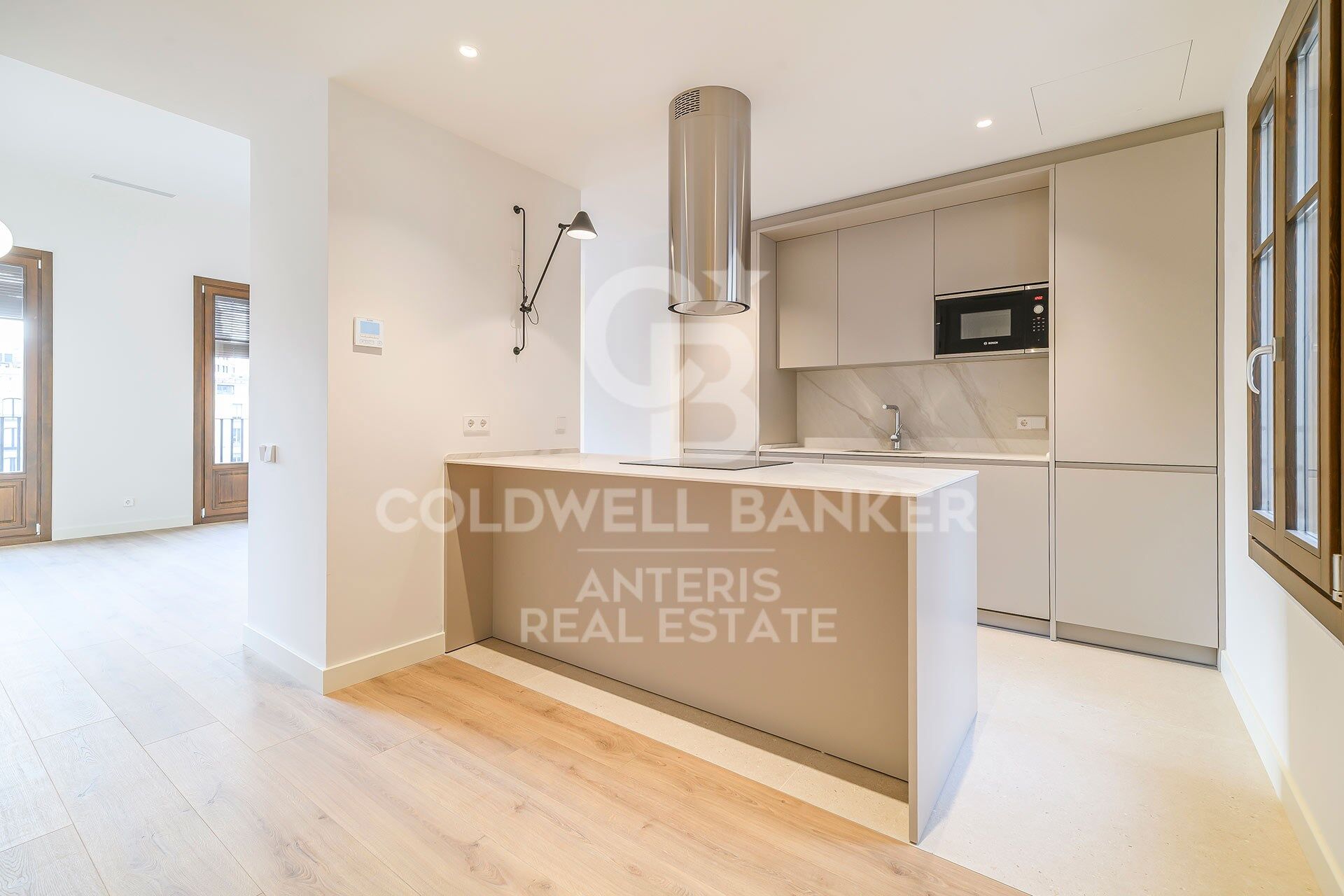 Exclusive penthouse with terrace in a stately building in the Quadrat d'Or