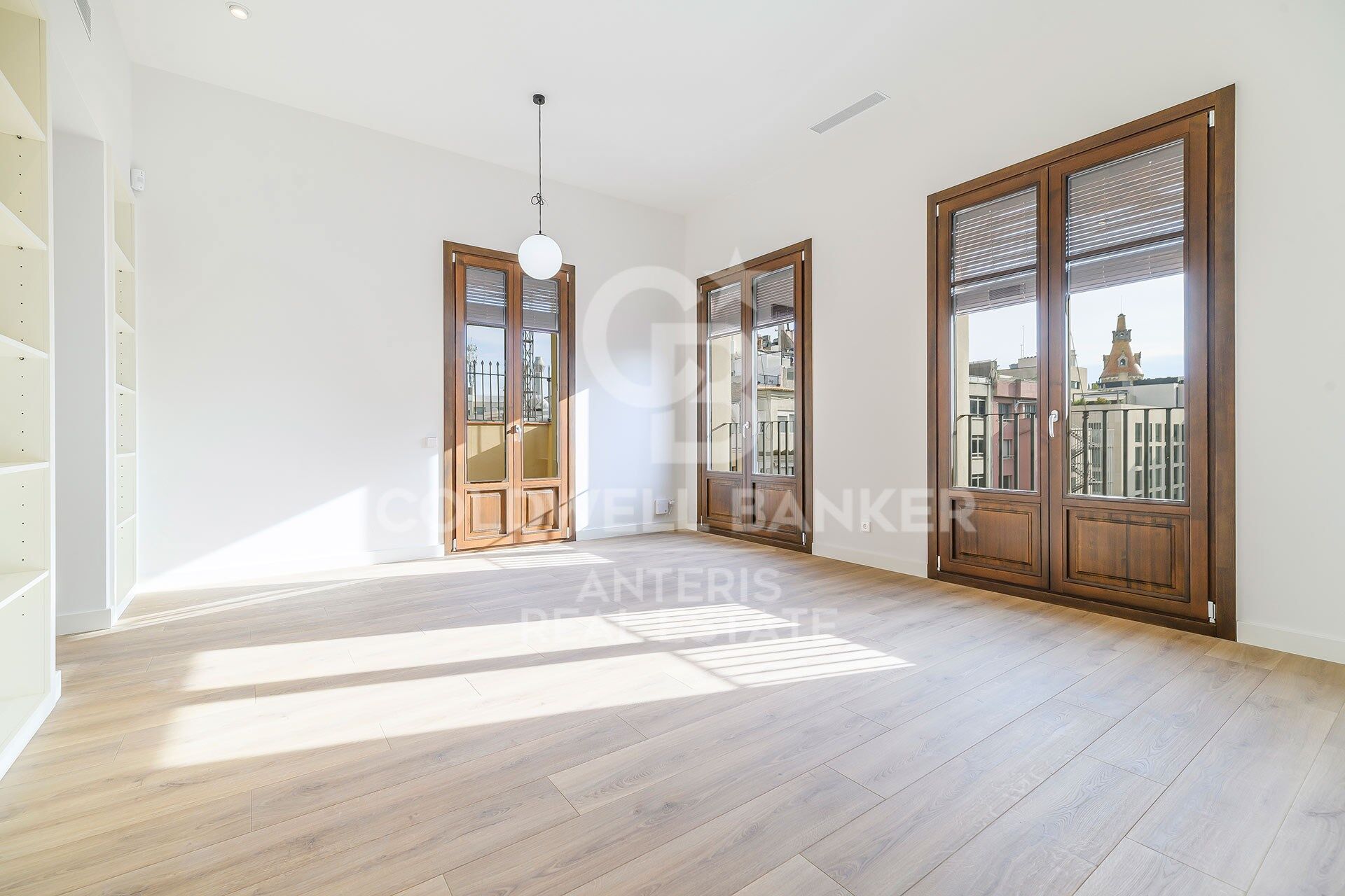 Exclusive penthouse with terrace in a stately building in the Quadrat d'Or