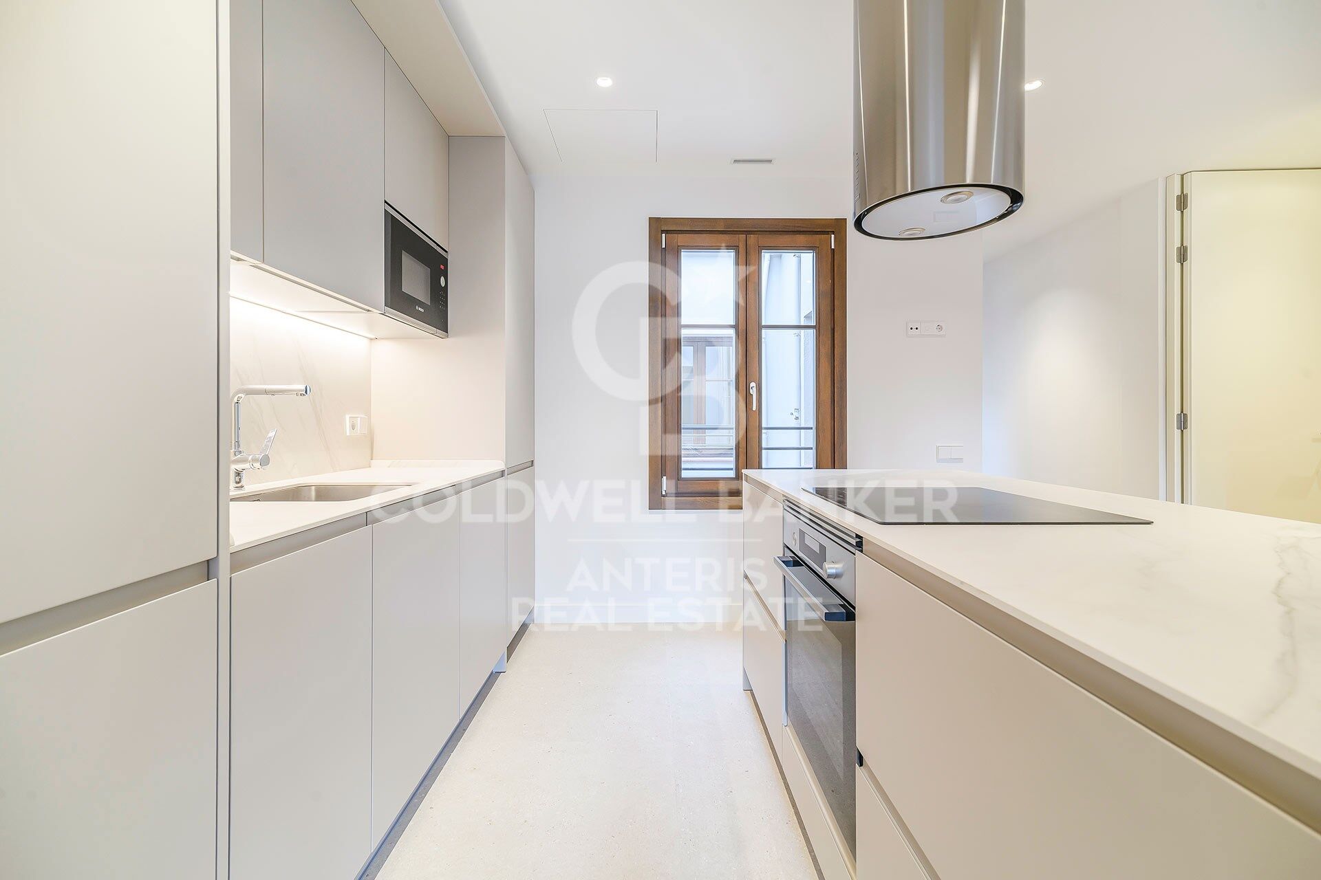 Exclusive penthouse with terrace in a stately building in the Quadrat d'Or