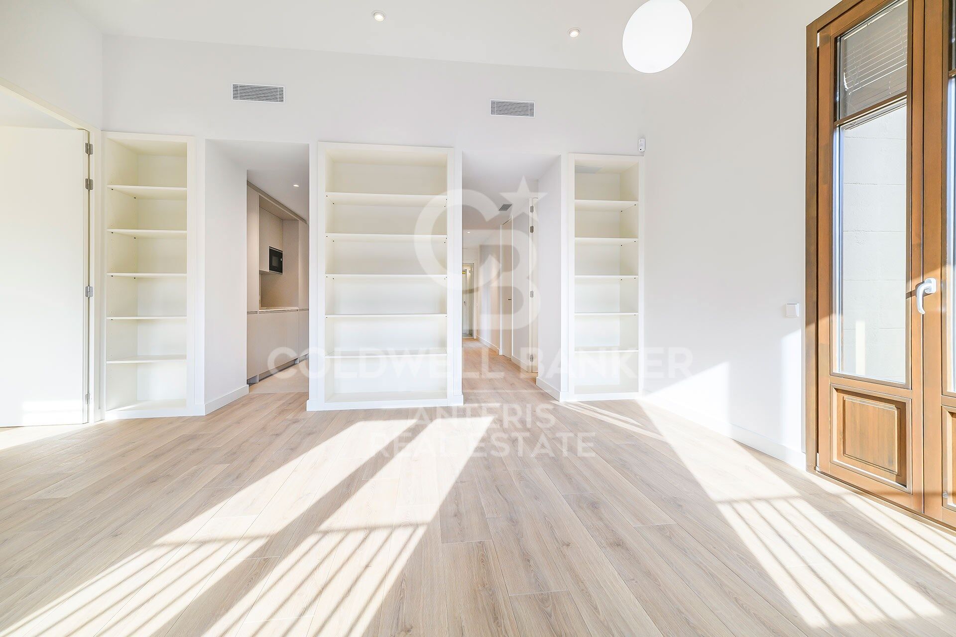 Exclusive penthouse with terrace in a stately building in the Quadrat d'Or