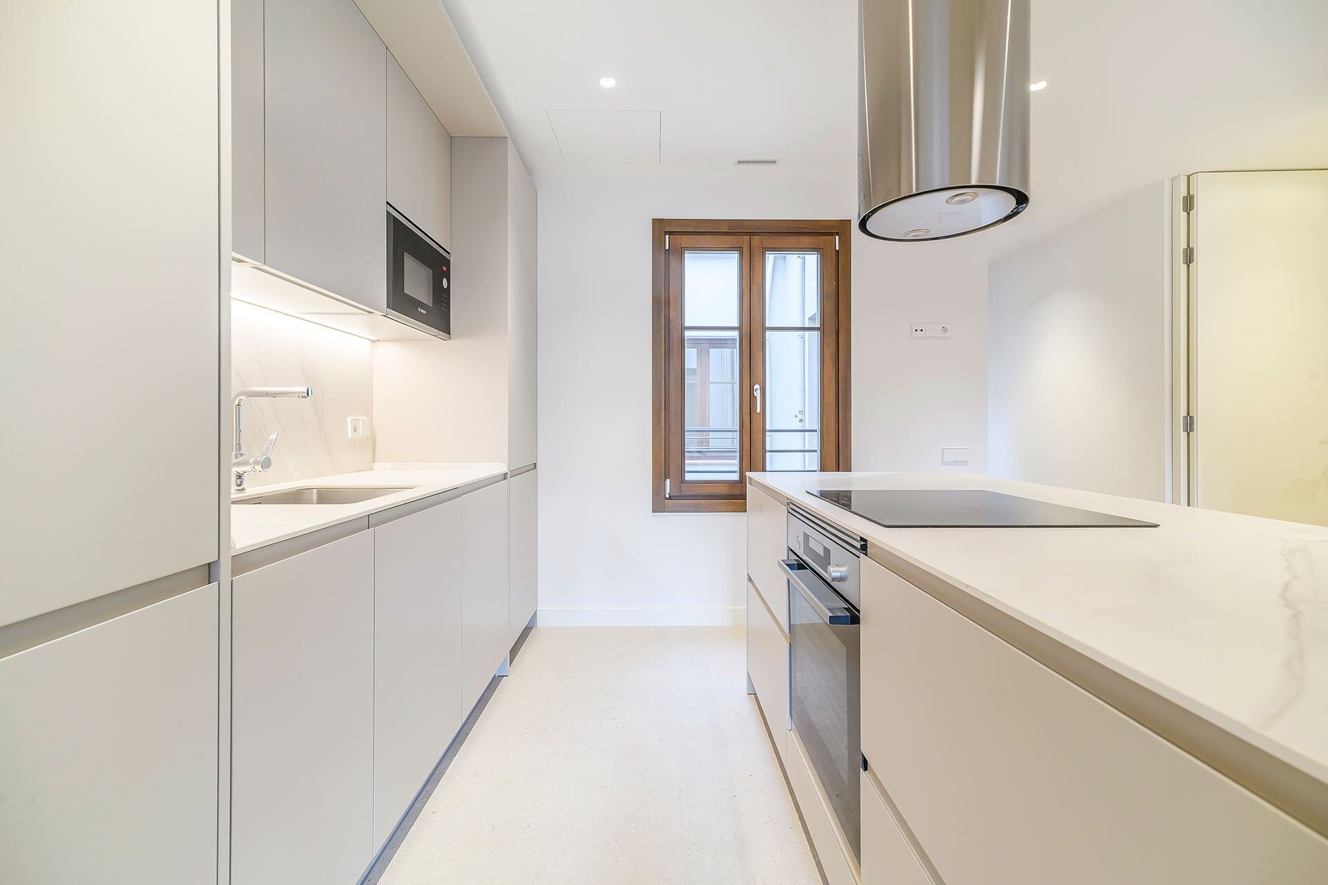 Exclusive penthouse with terrace in a stately building in the Quadrat d'Or