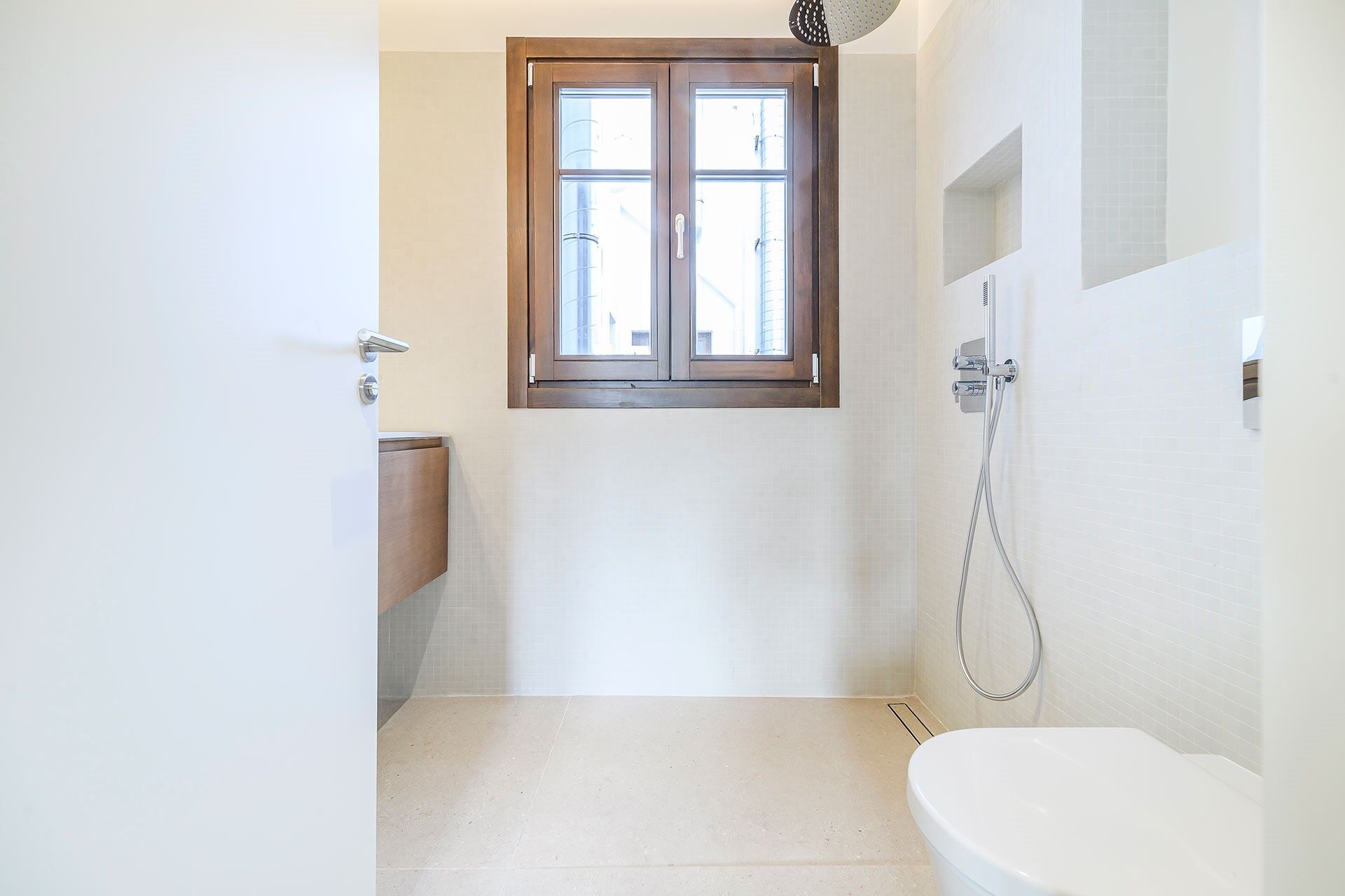 Exclusive penthouse with terrace in a stately building in the Quadrat d'Or