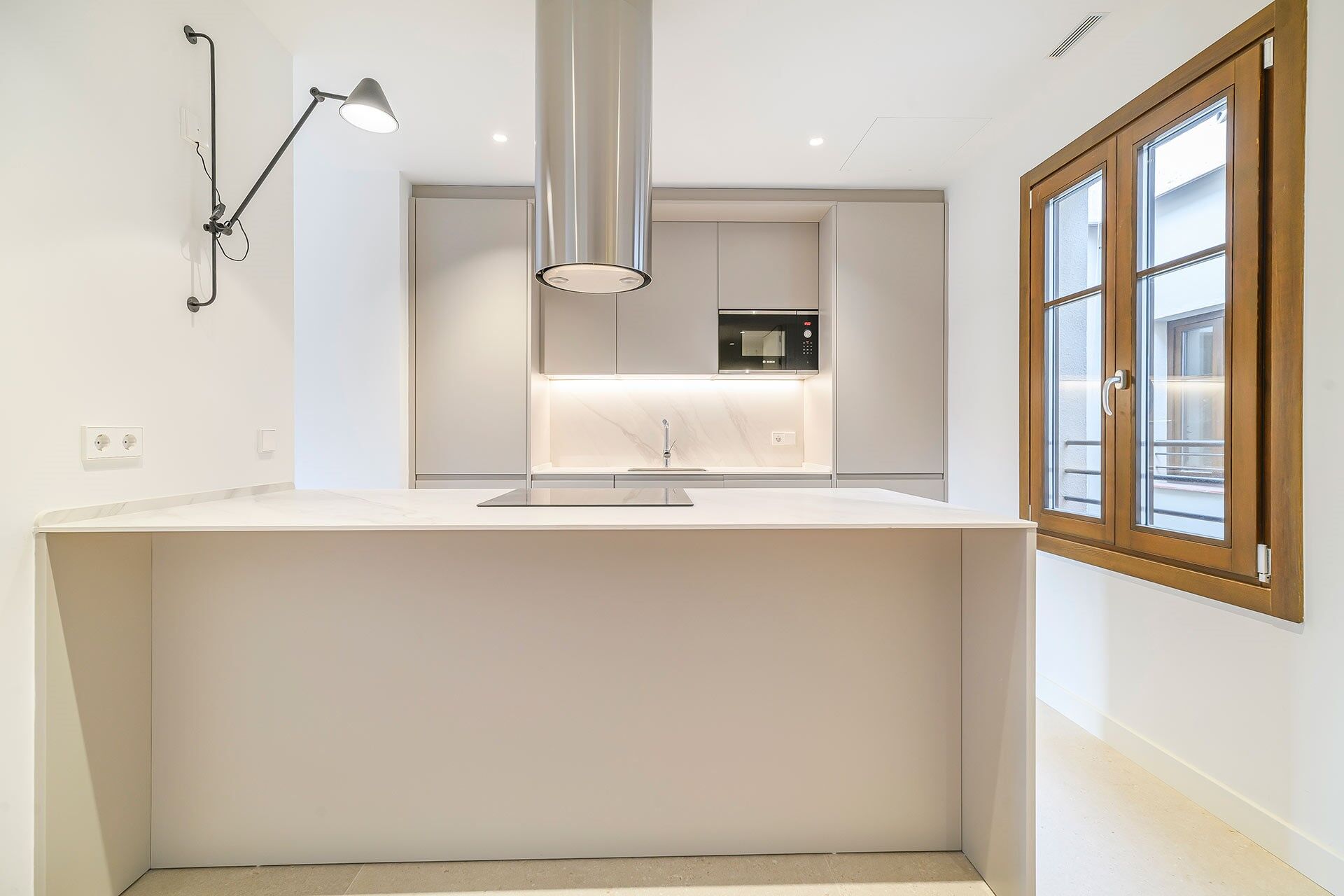 Exclusive penthouse with terrace in a stately building in the Quadrat d'Or