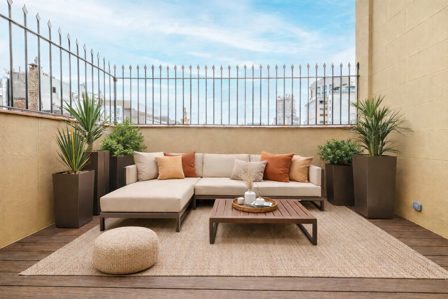 Exclusive penthouse with terrace in a stately building in the Quadrat d'Or