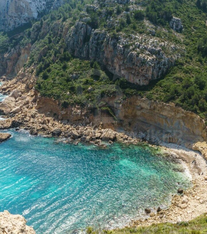 Exclusive luxury villa with panoramic and sea views.