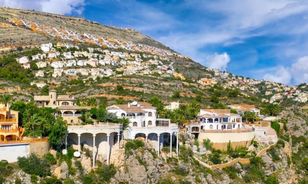 Villa de luxe exclusive avec vue panoramique et sur la mer.