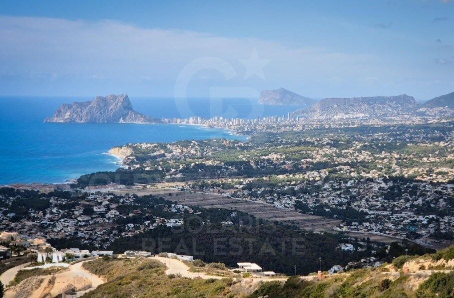 Villa de luxe exclusive avec vue panoramique et sur la mer.