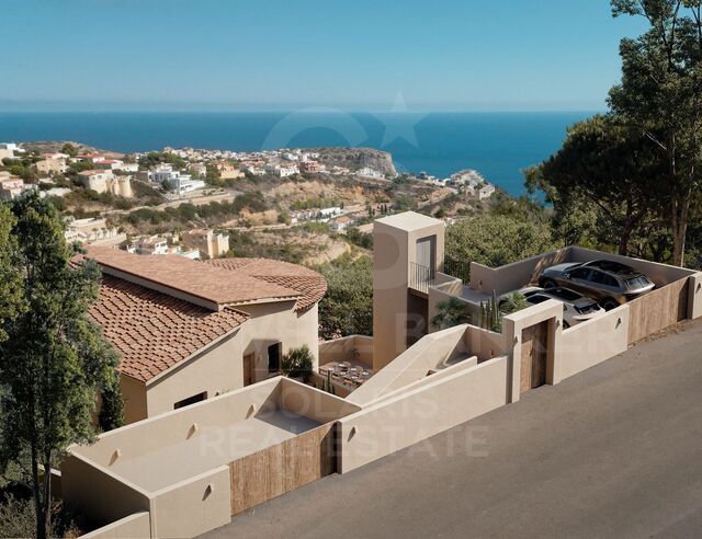 Exklusive Luxusvilla mit Panorama- und Meerblick.