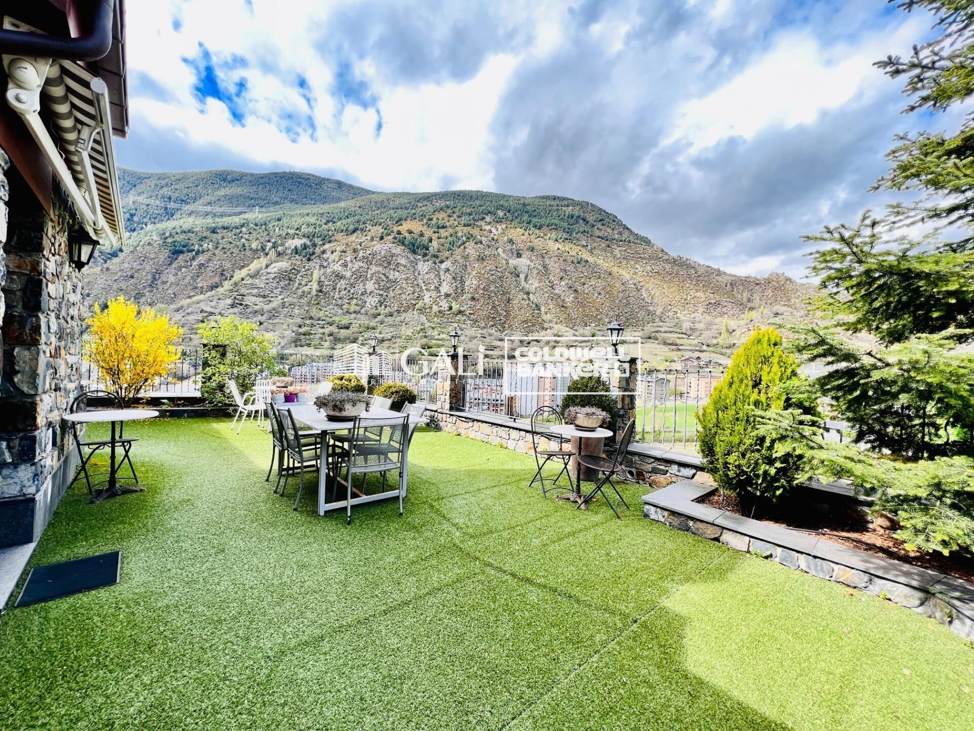 Villa 6 Bedrooms Rent Encamp