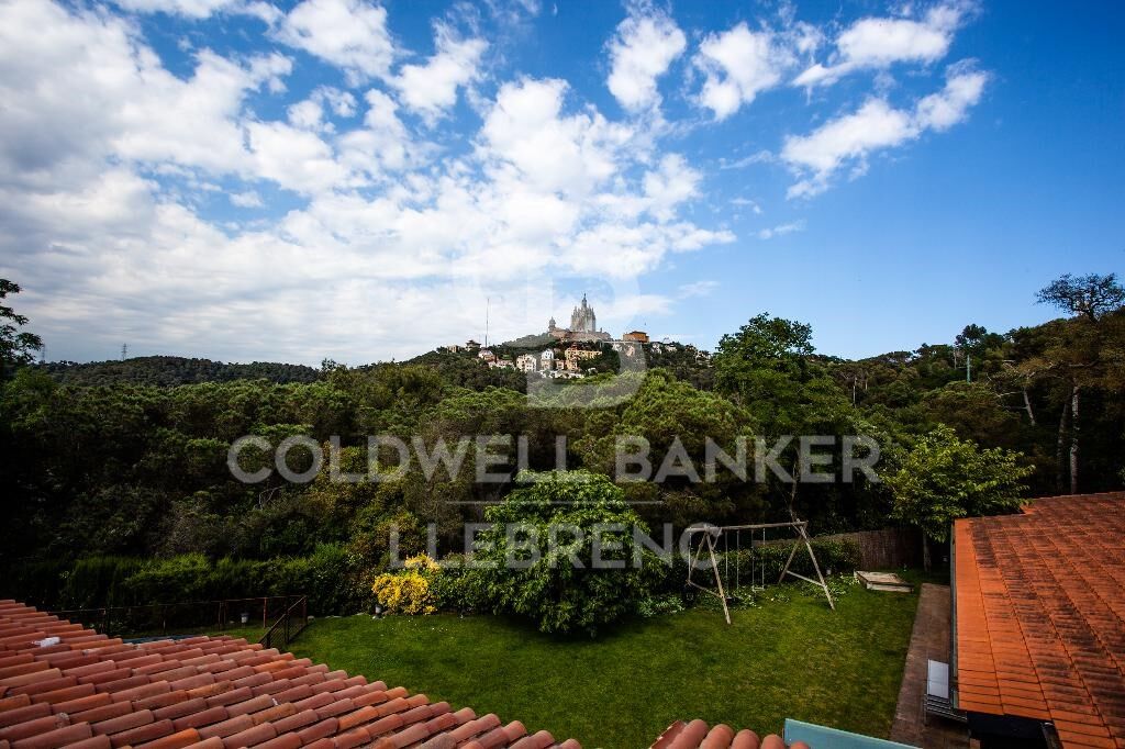 Magnifique finca rustique avec un grand jardin et une piscine à vendre à Vallvidrera