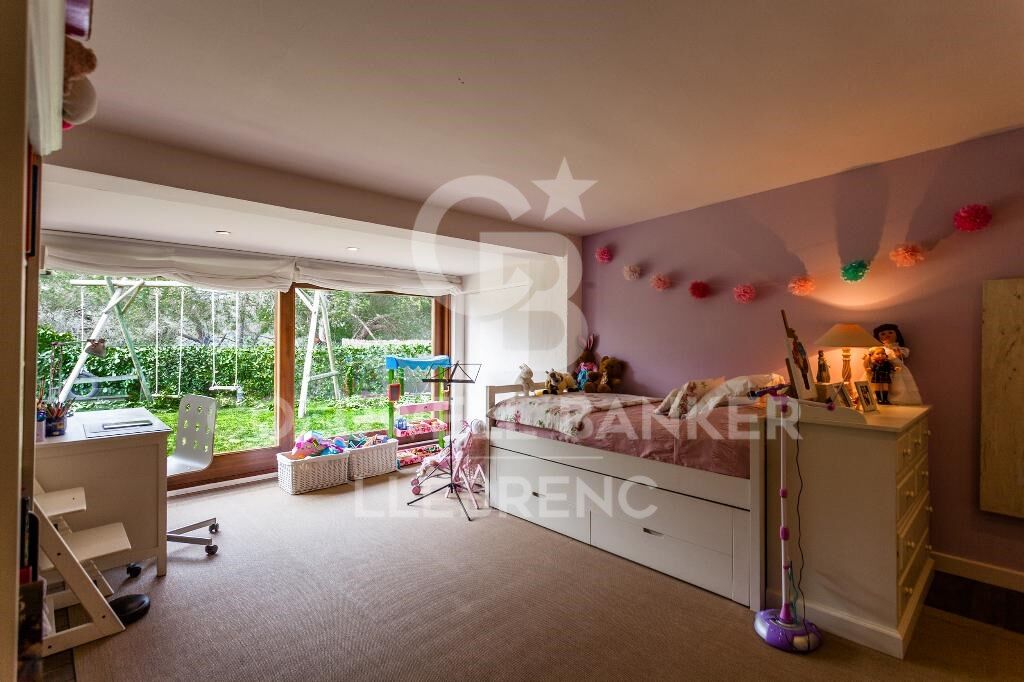 Wonderful rustic finca with a large garden and pool for sale in Vallvidrera