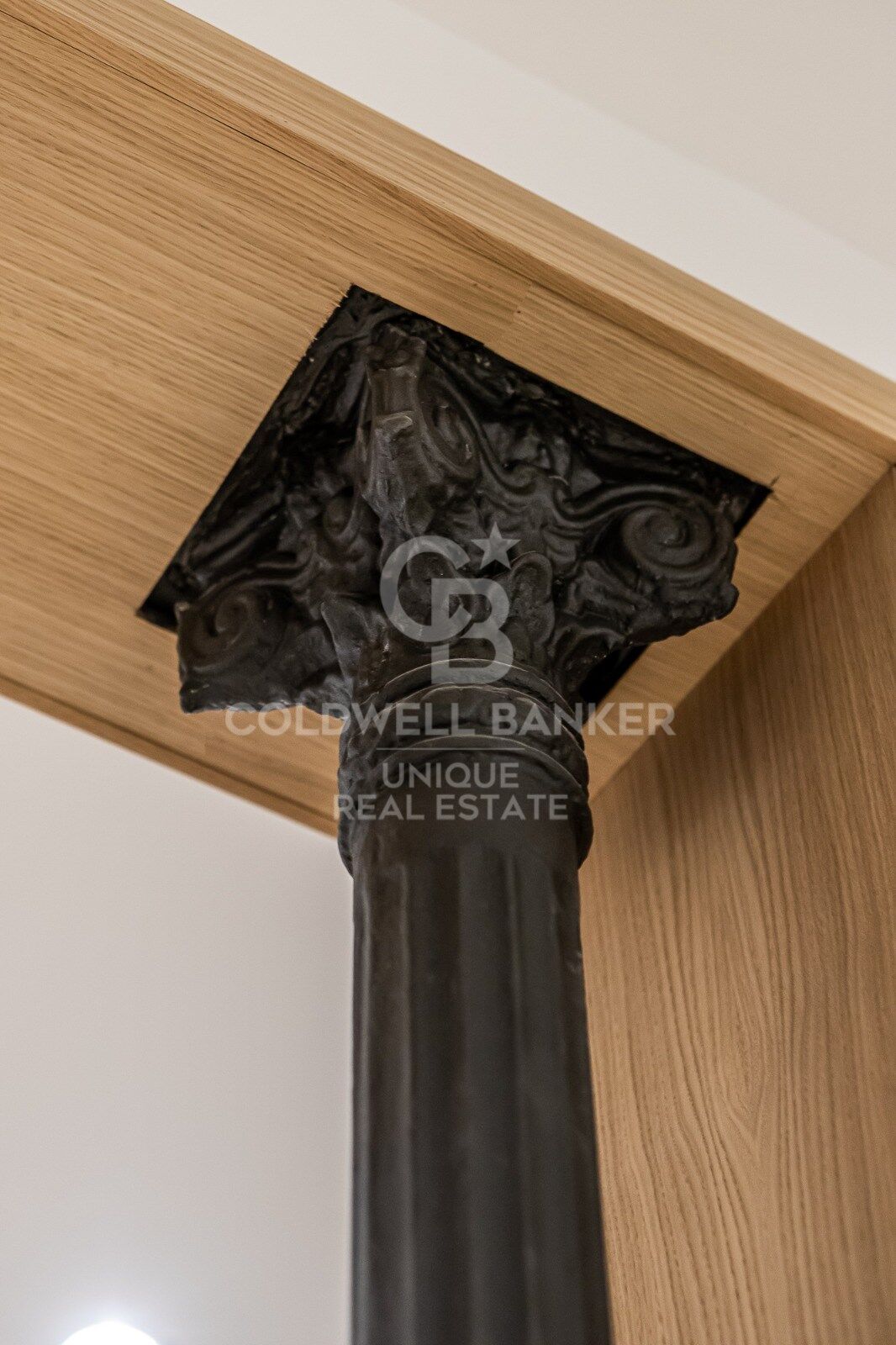 Renovierte mit Balkonen und Garage in Justicia, Madrid