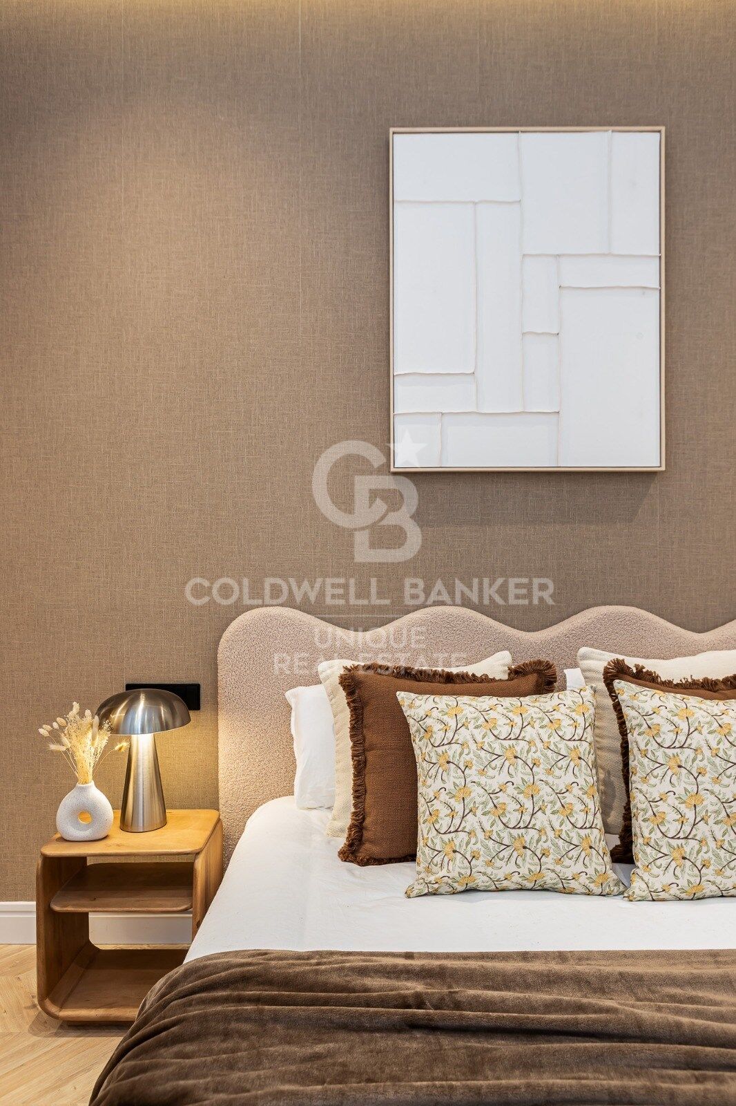 Renovierte mit Balkonen und Garage in Justicia, Madrid