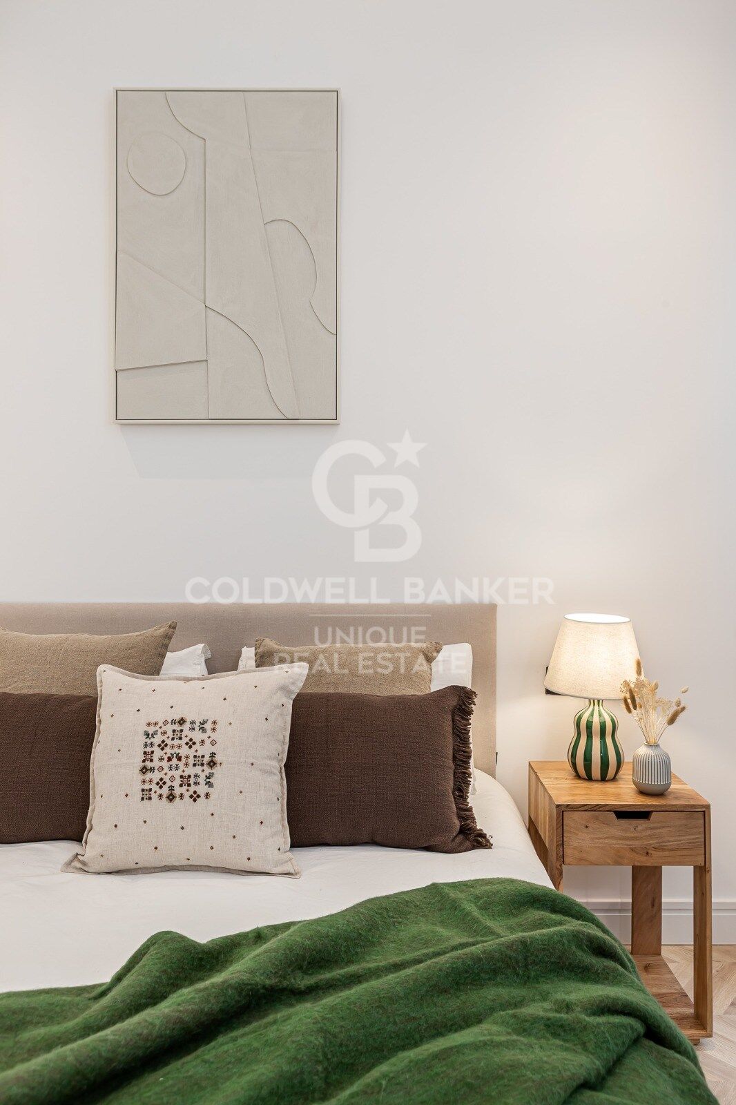 Renovierte mit Balkonen und Garage in Justicia, Madrid