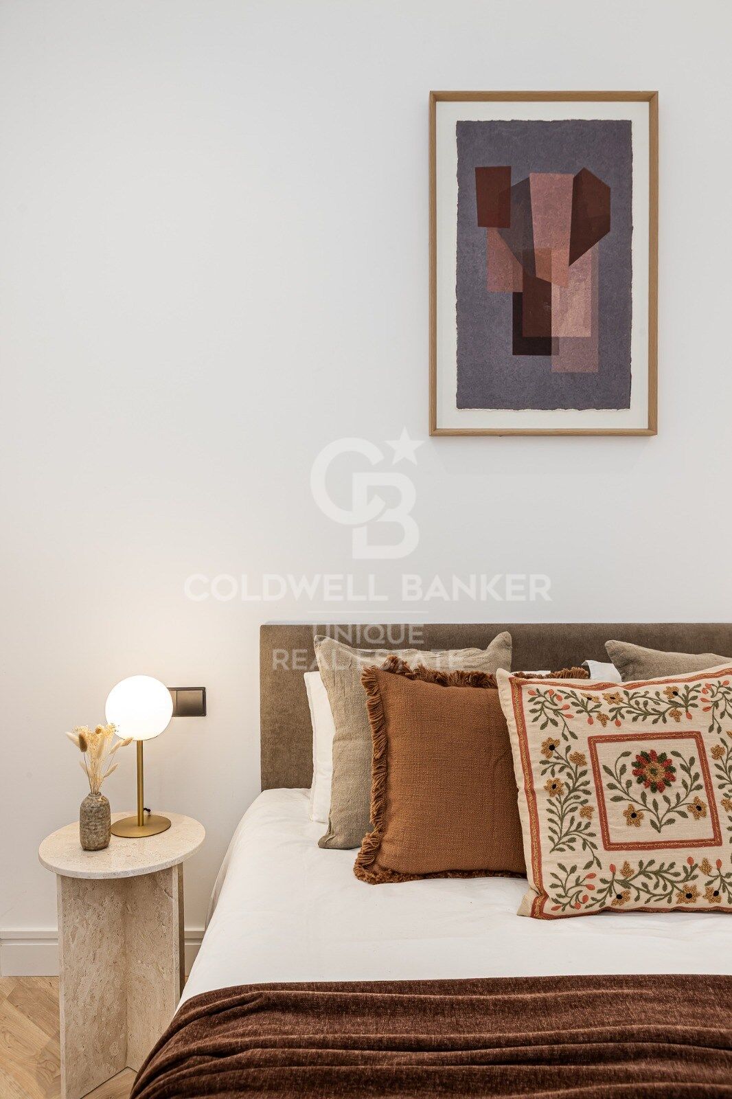 Renovierte mit Balkonen und Garage in Justicia, Madrid