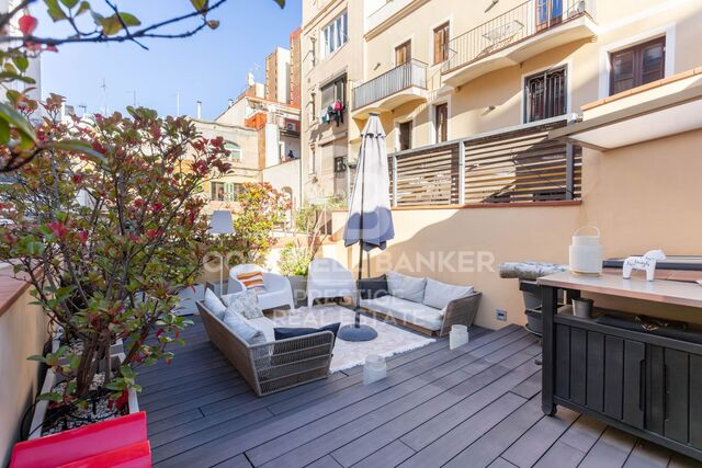 Duplex en venta con terraza a dos pasos de la Sagrada Familia