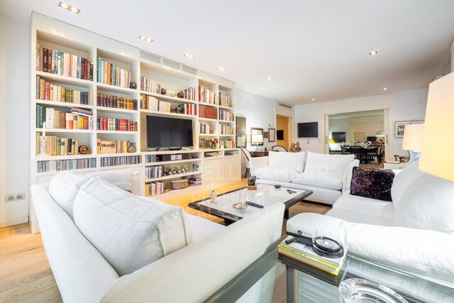 Magnificent corner flat next to Sabadell's City Hall