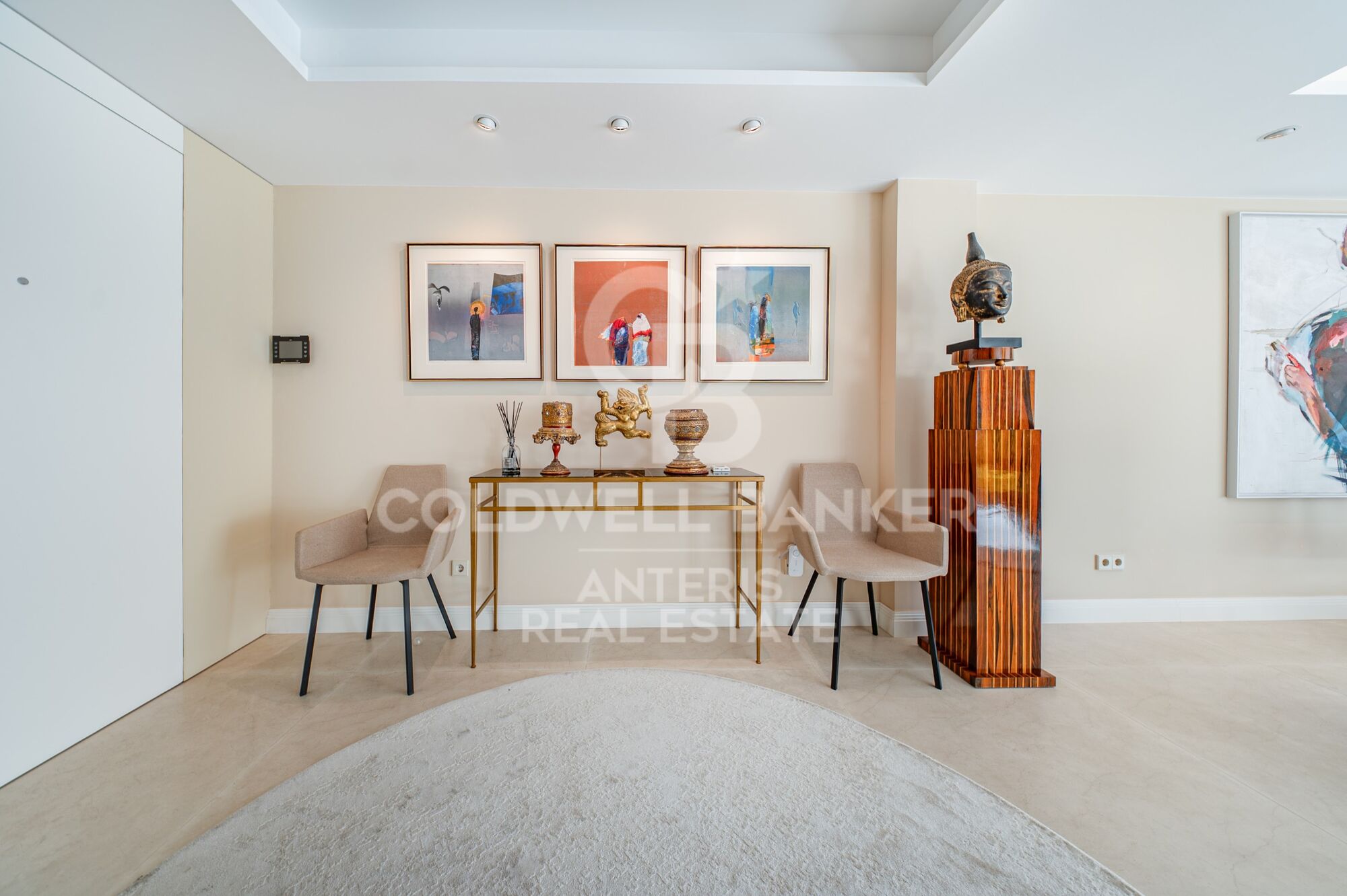Exclusive renovated property in Eixample Derecho district
