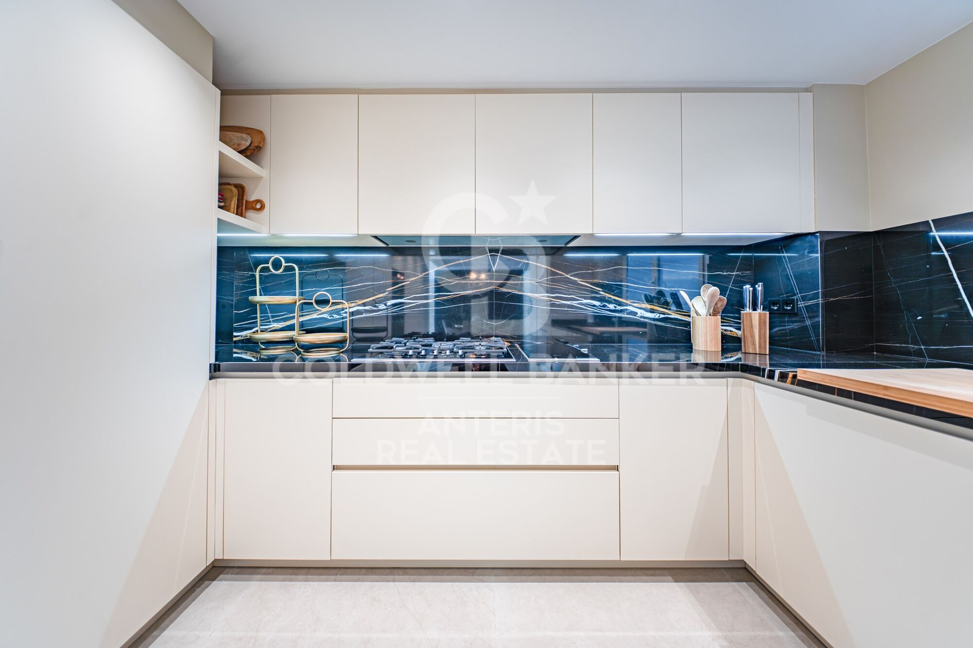 Exclusive renovated property in Eixample Derecho district