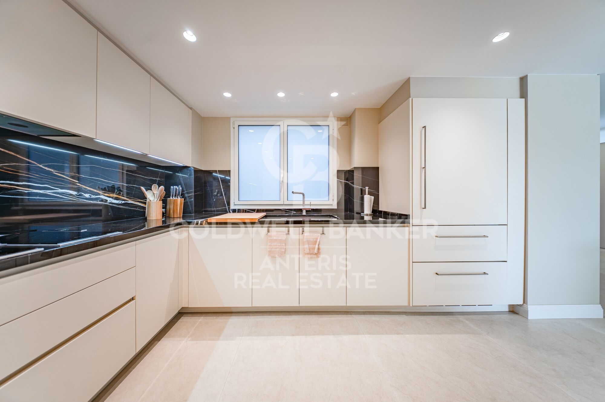 Exclusive renovated property in Eixample Derecho district