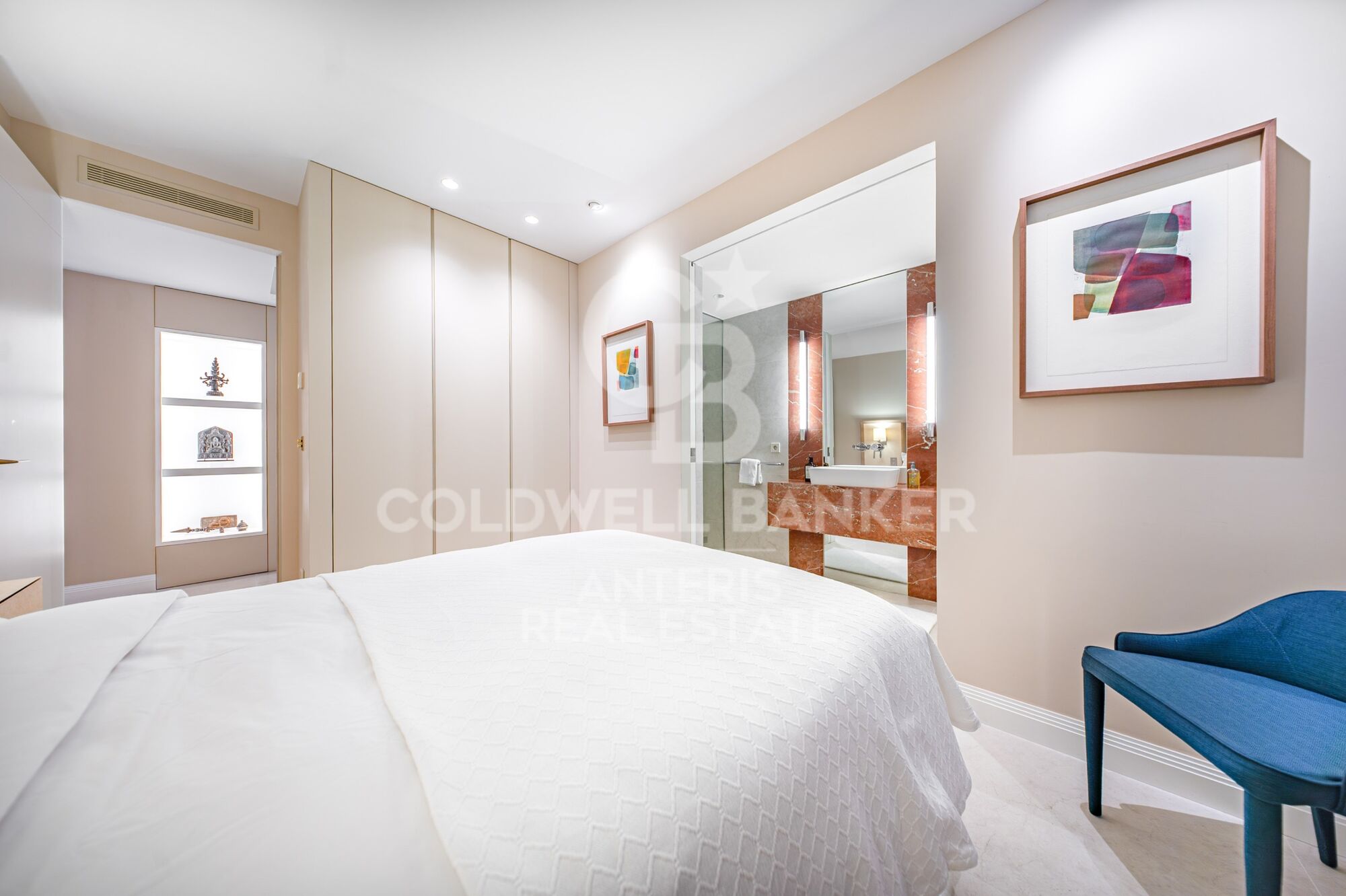 Exclusive renovated property in Eixample Derecho district
