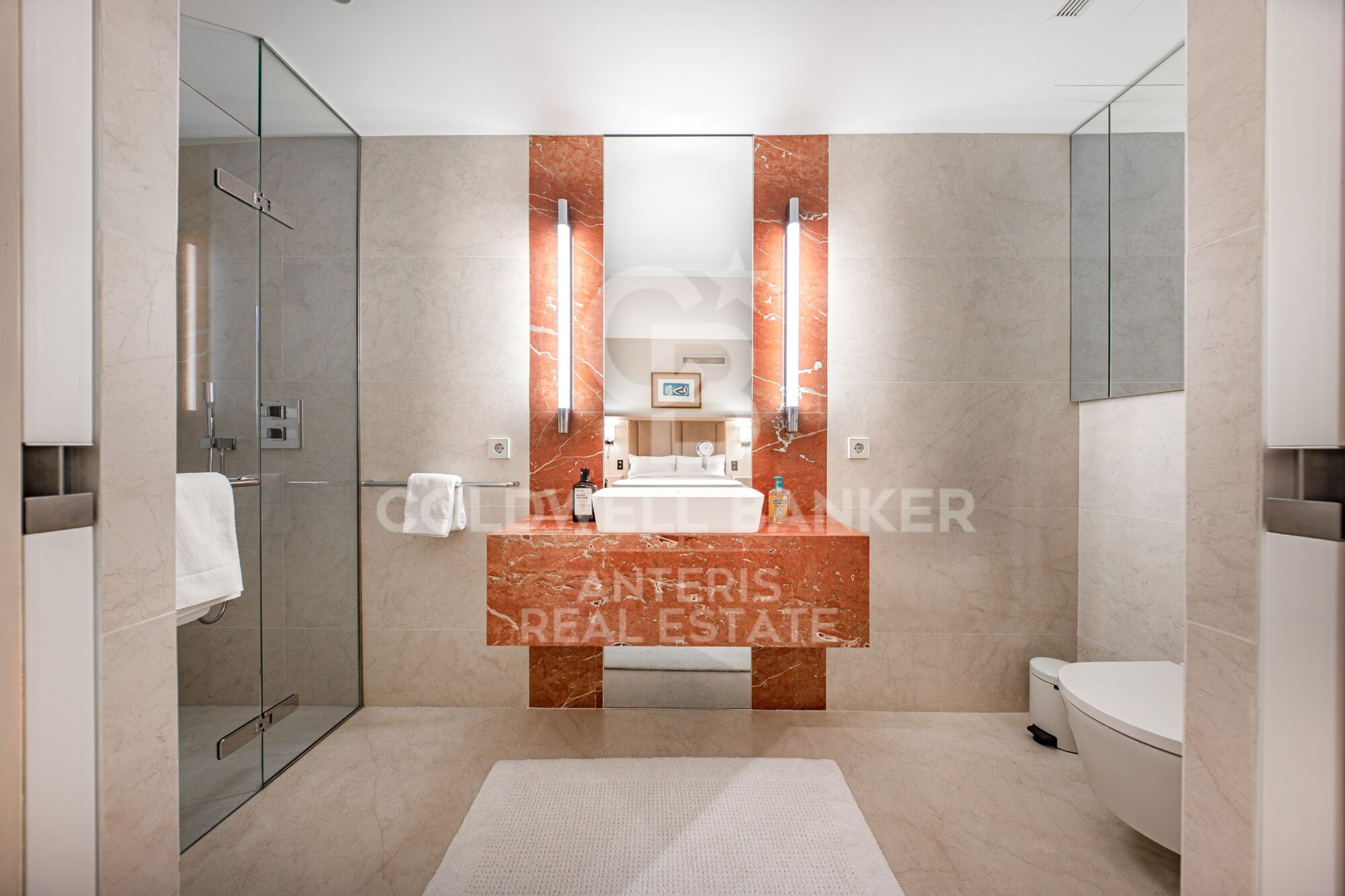Exclusive renovated property in Eixample Derecho district