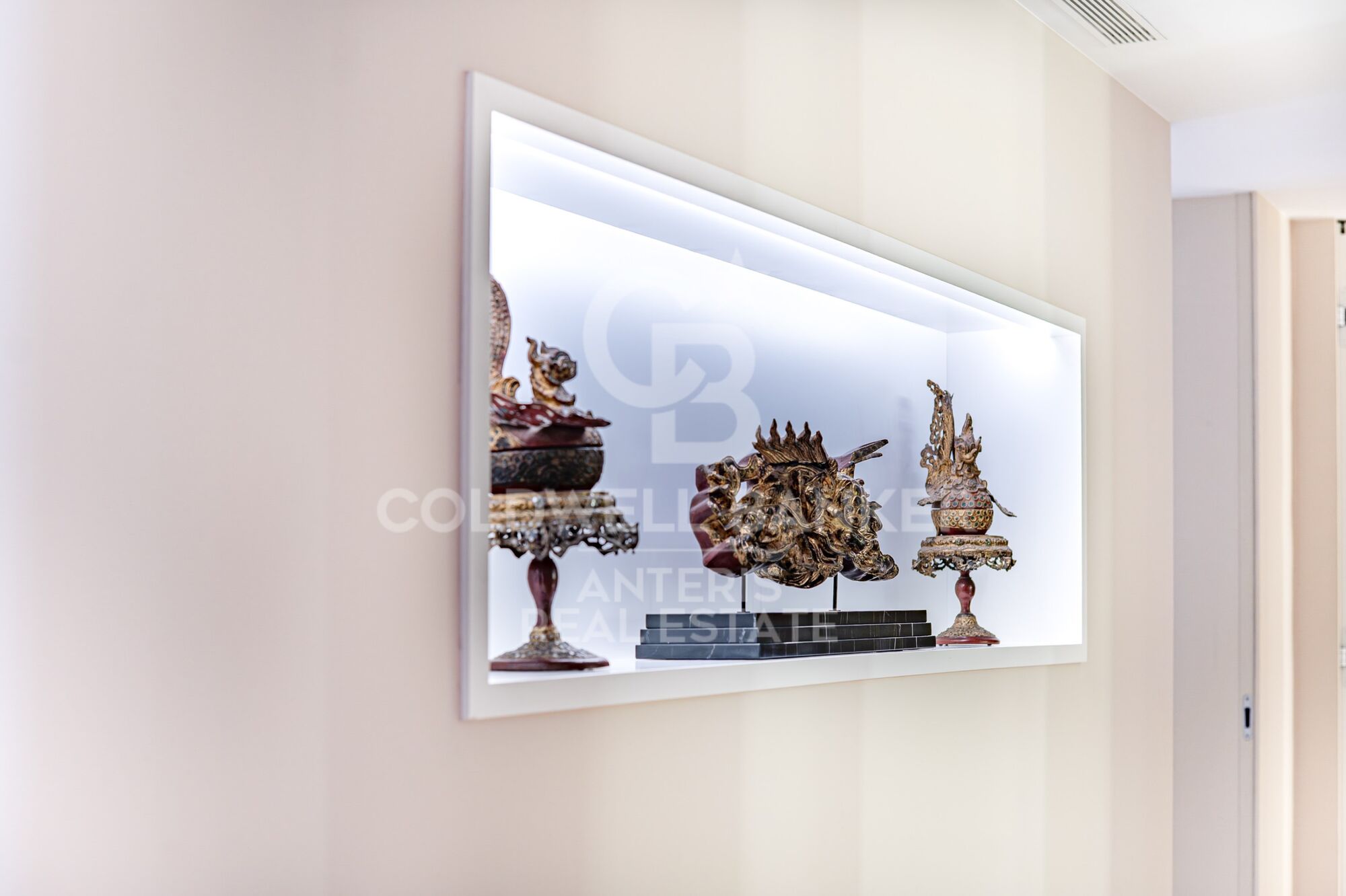 Exclusive renovated property in Eixample Derecho district