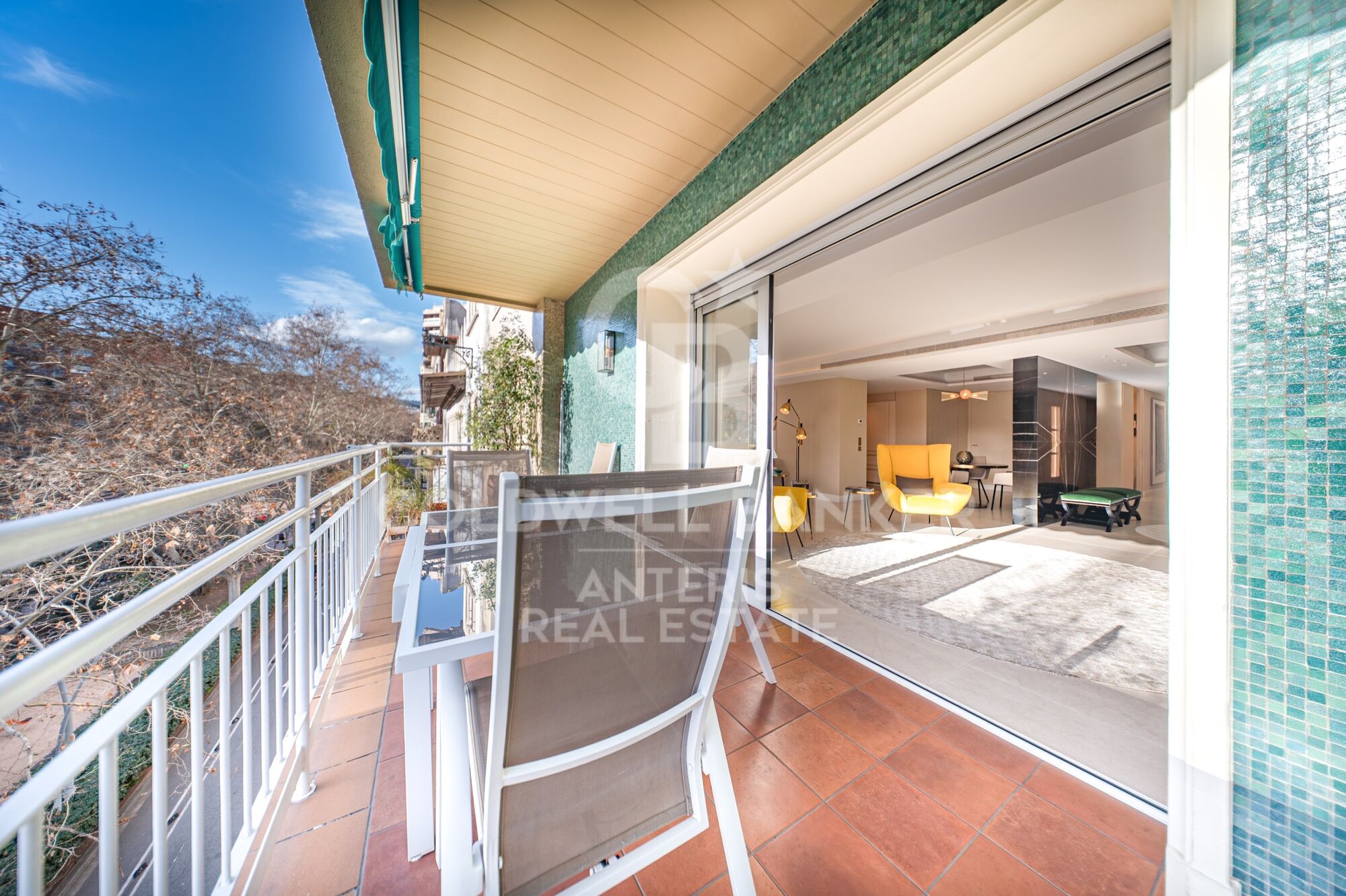 Exclusive renovated property in Eixample Derecho district