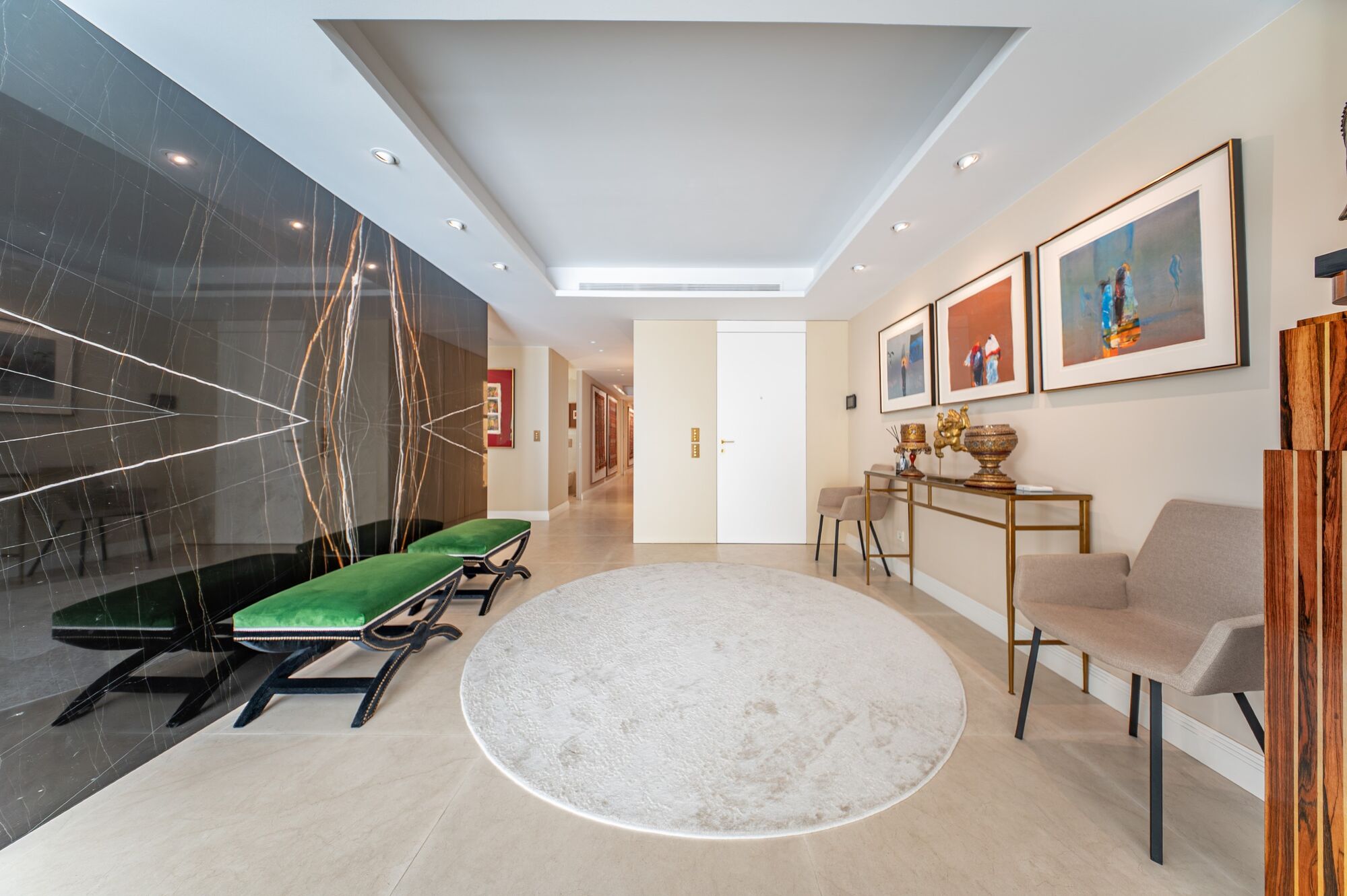Exclusive renovated property in Eixample Derecho district