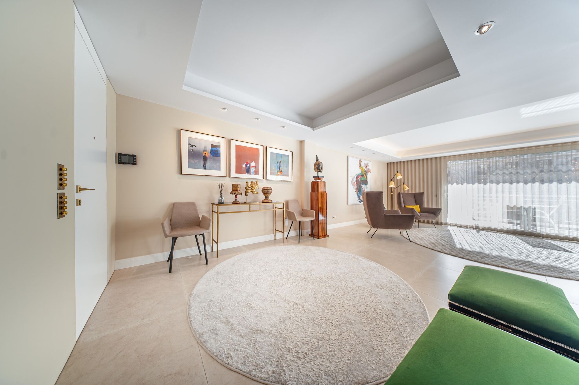Exclusive renovated property in Eixample Derecho district